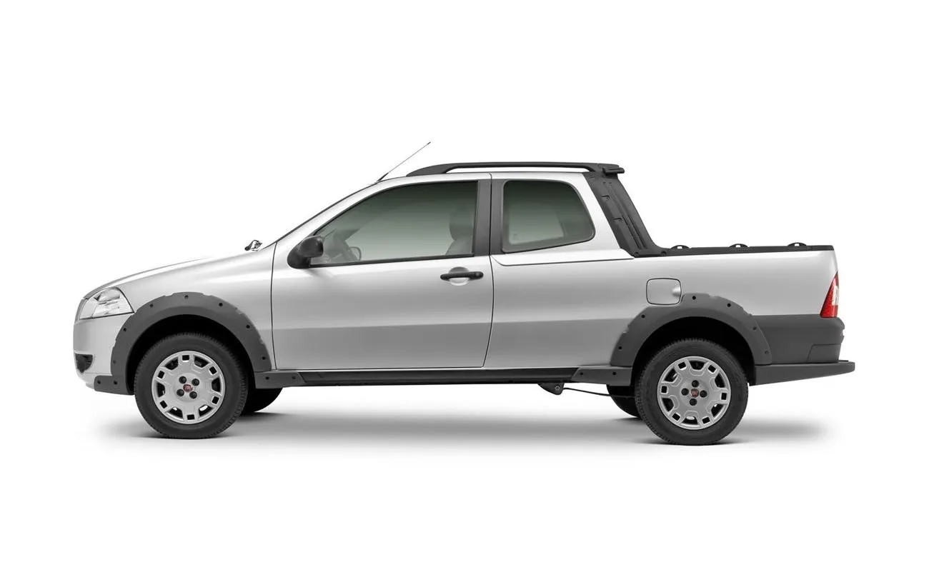 No consumo, faz cerca de 10,3 km/l na cidade e 11,2 km/l na estrada com gasolina. Tanque de 58 litros garante autonomia próxima de 650 km.