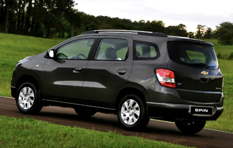 Criada para ser prática, ela representou a fase em que a Chevrolet buscava unir espaço, robustez e funcionamento direto, sem complicações.