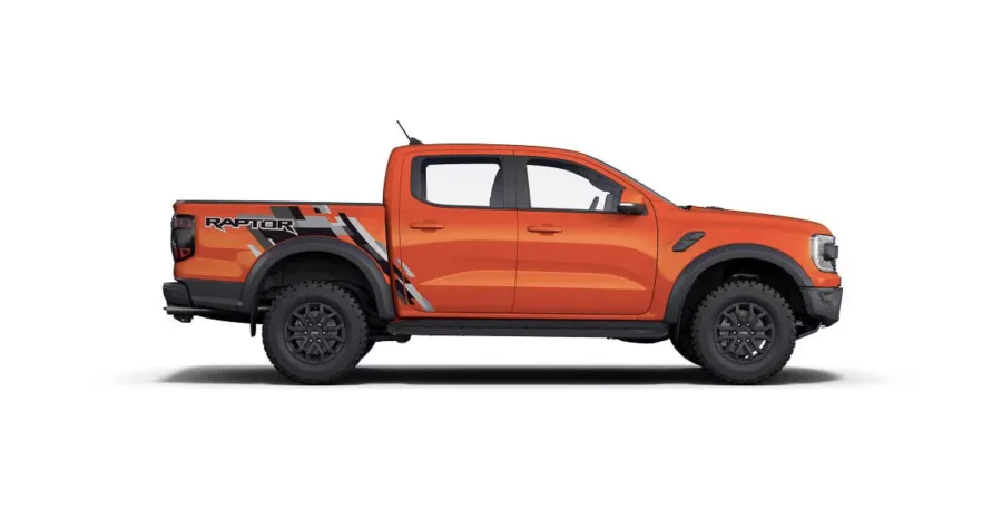 A picape faz 6,7 km/l na cidade e 7,4 km/l na estrada, com tanque de 82 litros e autonomia aproximada de 549 km em uso urbano e 607 km em rodoviário.