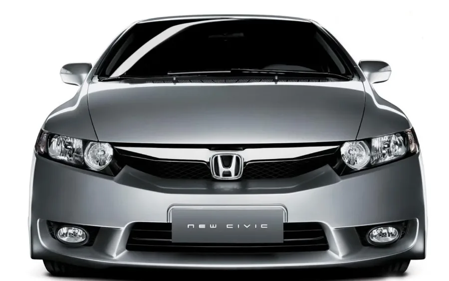 Sedã médio confortável para quem busca confiabilidade e uso misto. O Honda Civic LXL 1.8 AT 2010 atende bem cidade e estrada e vale a pena como usado quando está bem cuidado.