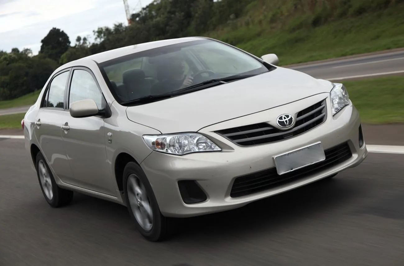 Toyota Corolla GLi 1.8 Automático 2013