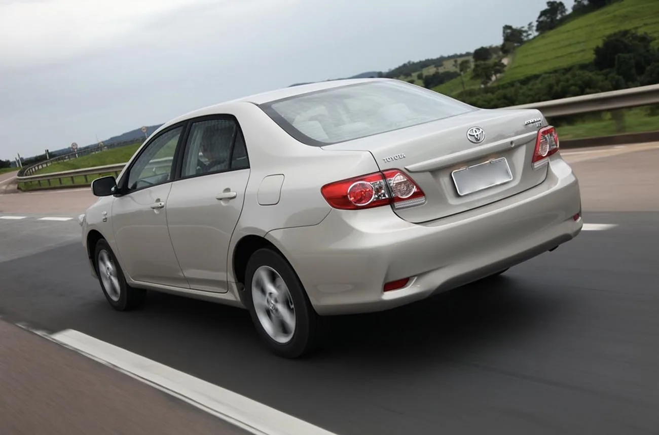 Toyota Corolla GLi 1.8 Automático 2013