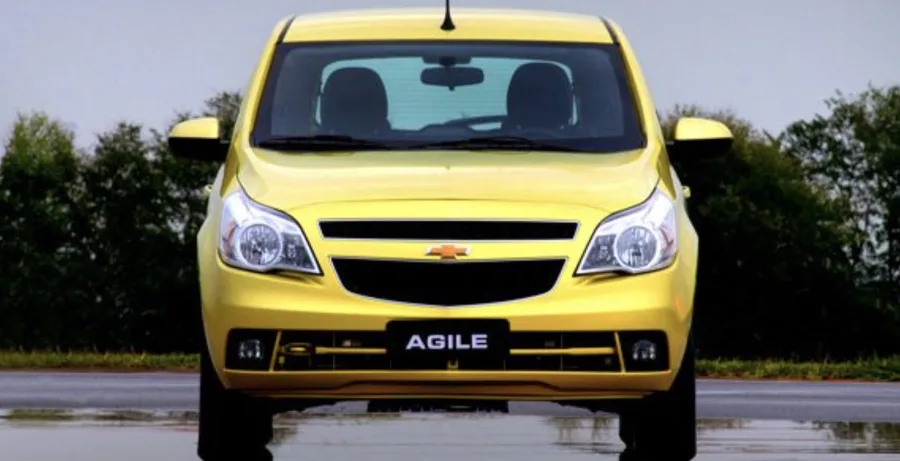 LT entrega o básico para uso diário simples. LTZ adiciona conveniência mantendo a mecânica igual. Ambas servem quem prioriza espaço e rotina urbana sem complicação.