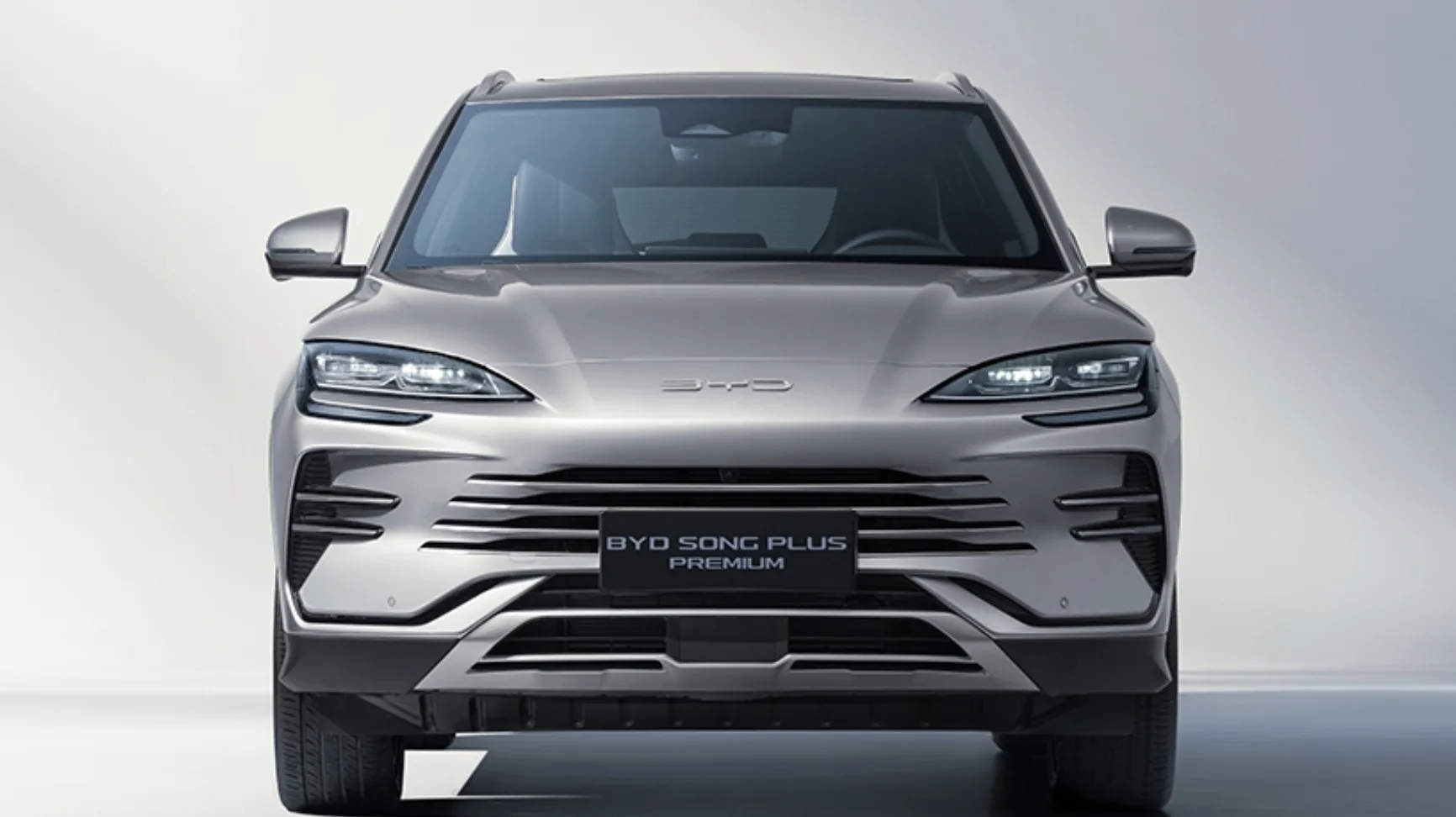 Com 12,2 km/l e fazendo 0 a 100 km/h em 5,2 segundos, o SUV BYD Song Plus Premium 2026 é um híbrido que combina desempenho forte e eficiência no uso diário