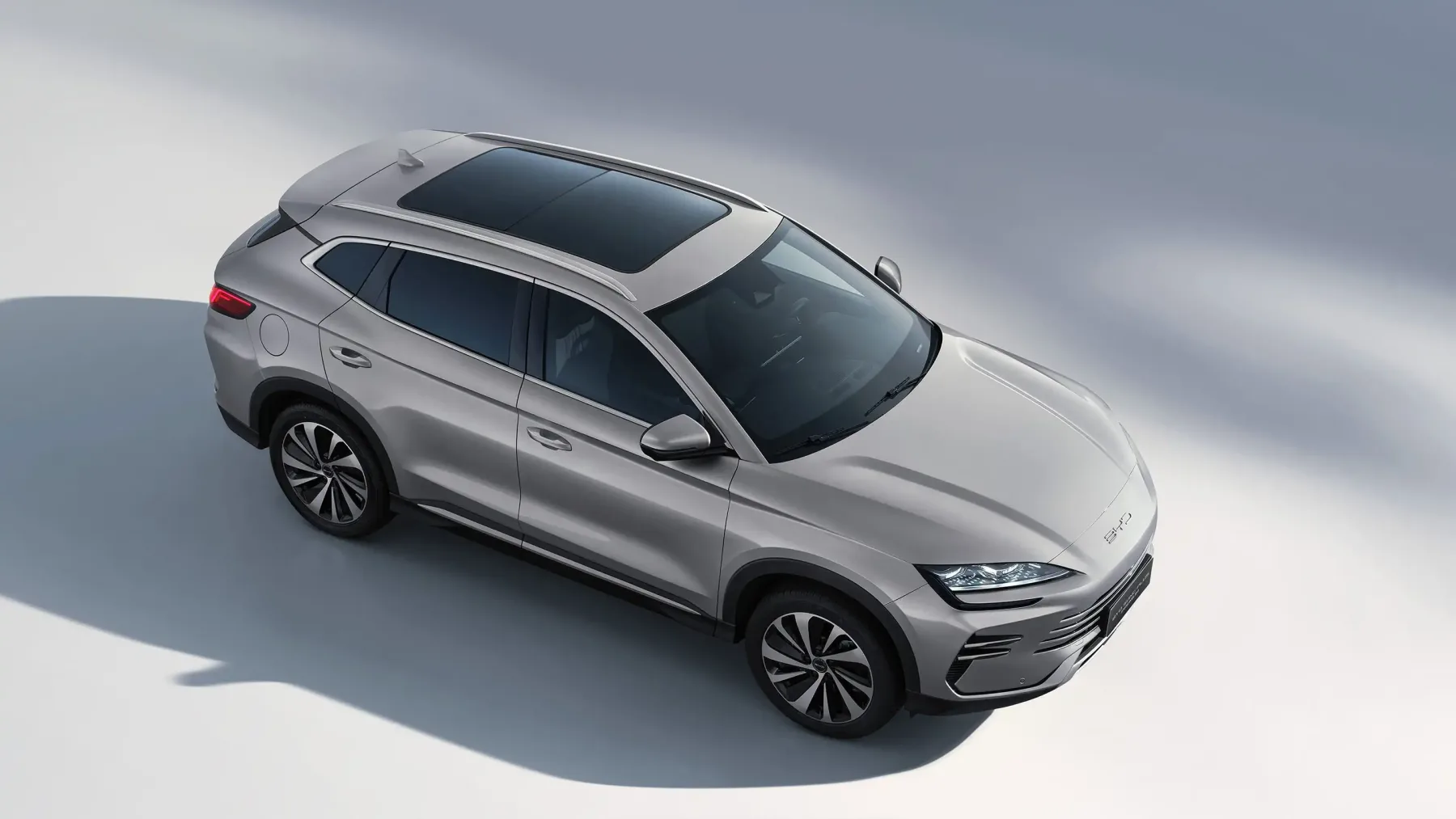 Com 12,2 km/l e fazendo 0 a 100 km/h em 5,2 segundos, o SUV BYD Song Plus Premium 2026 é um híbrido que combina desempenho forte e eficiência no uso diário