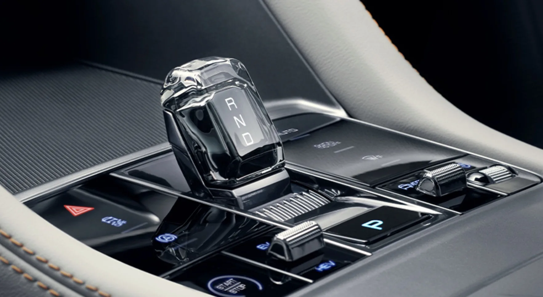 Com 12,2 km/l e fazendo 0 a 100 km/h em 5,2 segundos, o SUV BYD Song Plus Premium 2026 é um híbrido que combina desempenho forte e eficiência no uso diário