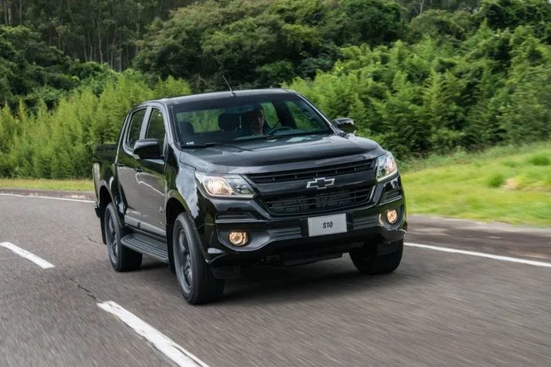 Qual o preço da S10 Midnight 2019? Ficha técnica, Consumo, Equipamentos e Fotos da picape com visual diferenciado