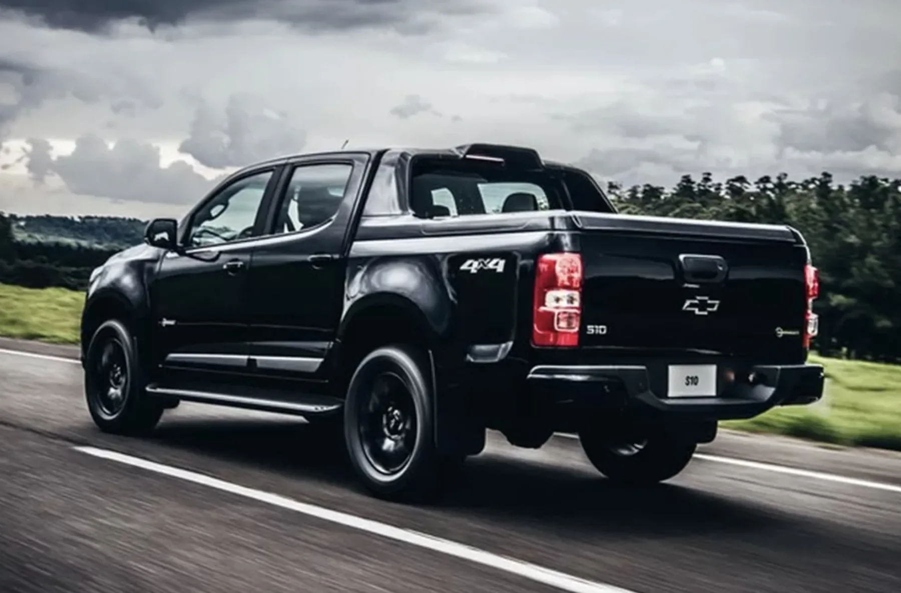 Qual o preço da S10 Midnight 2019? Ficha técnica, Consumo, Equipamentos e Fotos da picape com visual diferenciado