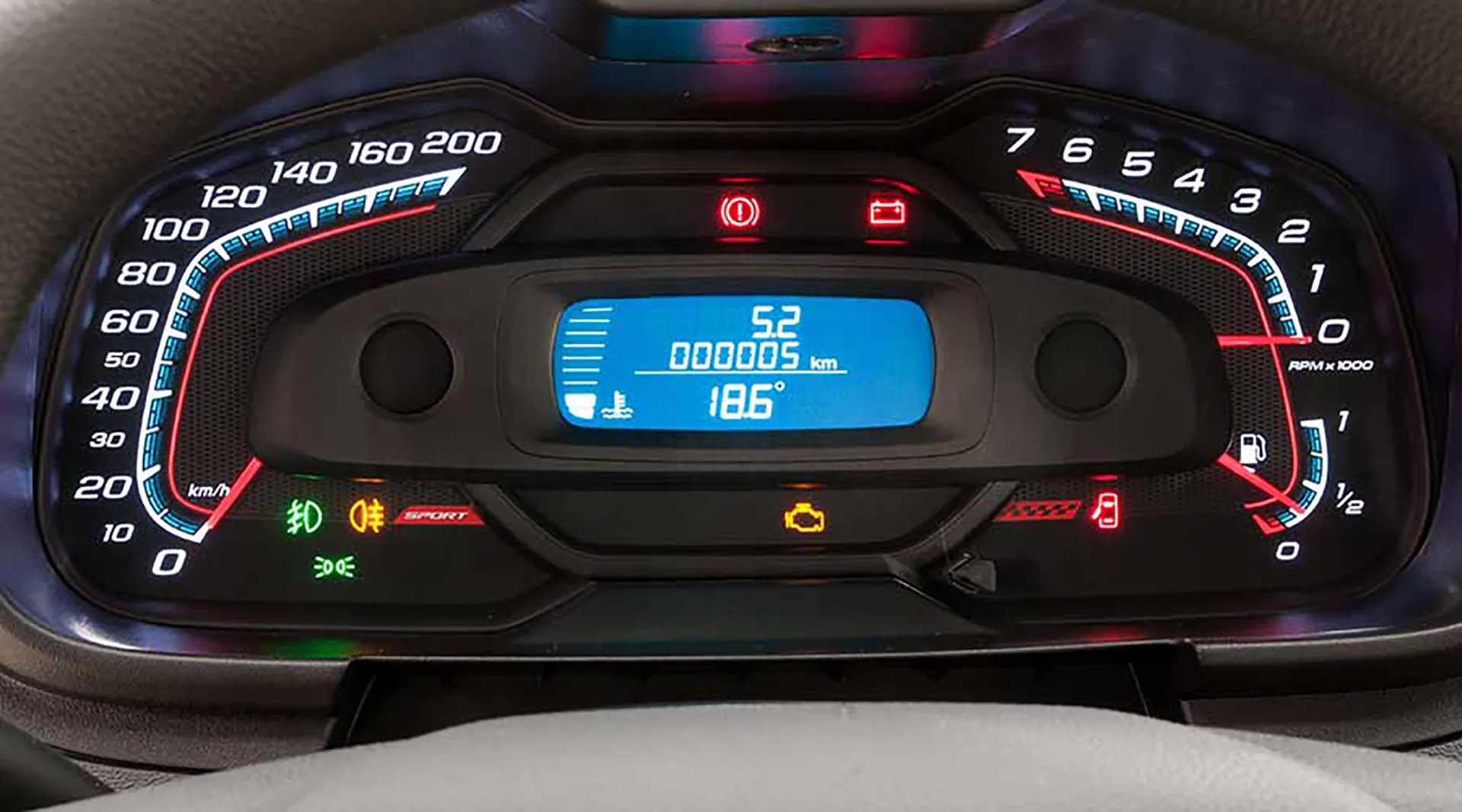 Chevrolet Montana 2014 Sport custa como uma zero km frágil, mas entrega mecânica robusta e versatilidade que muita picape de shopping não chega perto