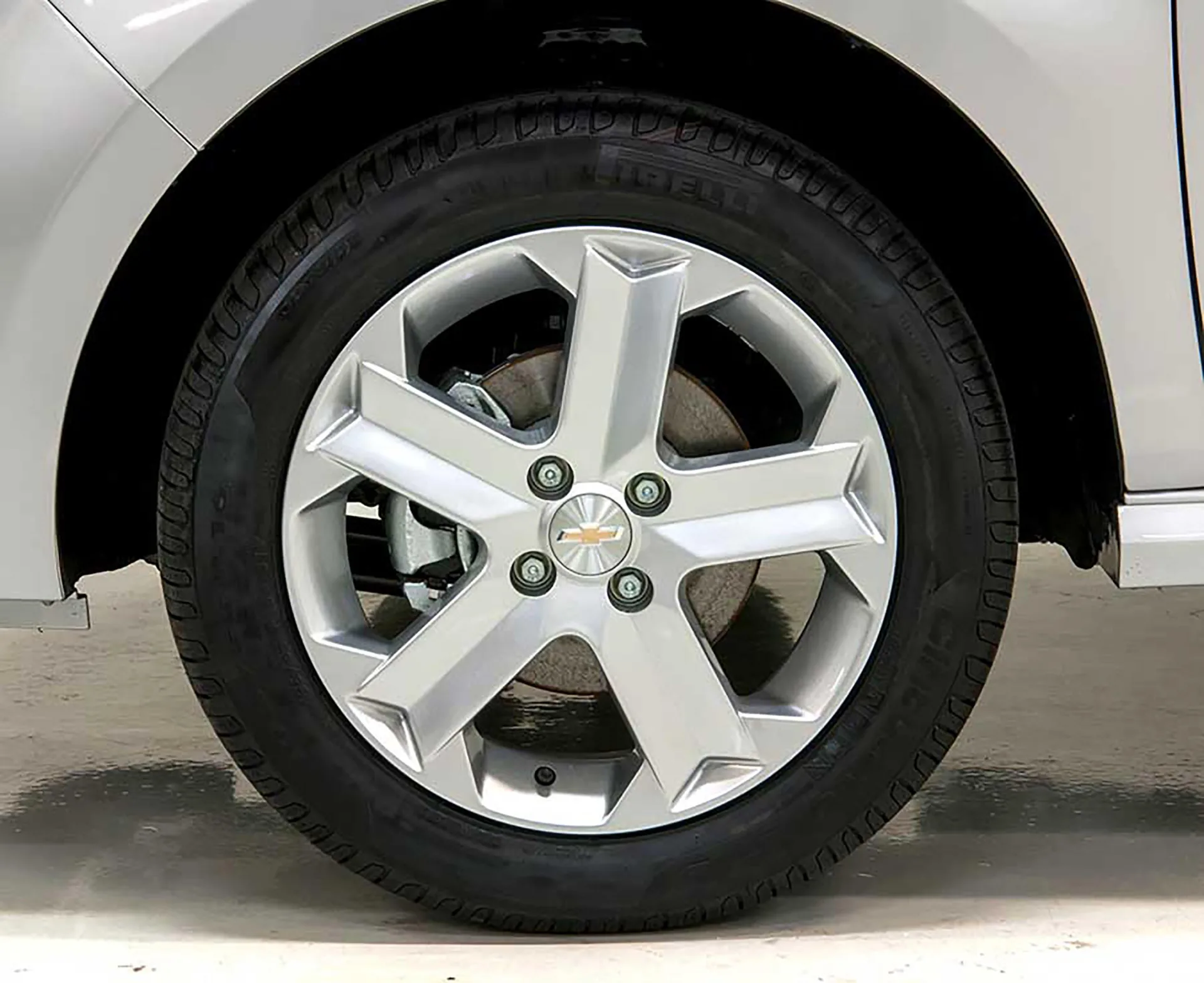 Chevrolet Montana 2014 Sport custa como uma zero km frágil, mas entrega mecânica robusta e versatilidade que muita picape de shopping não chega perto