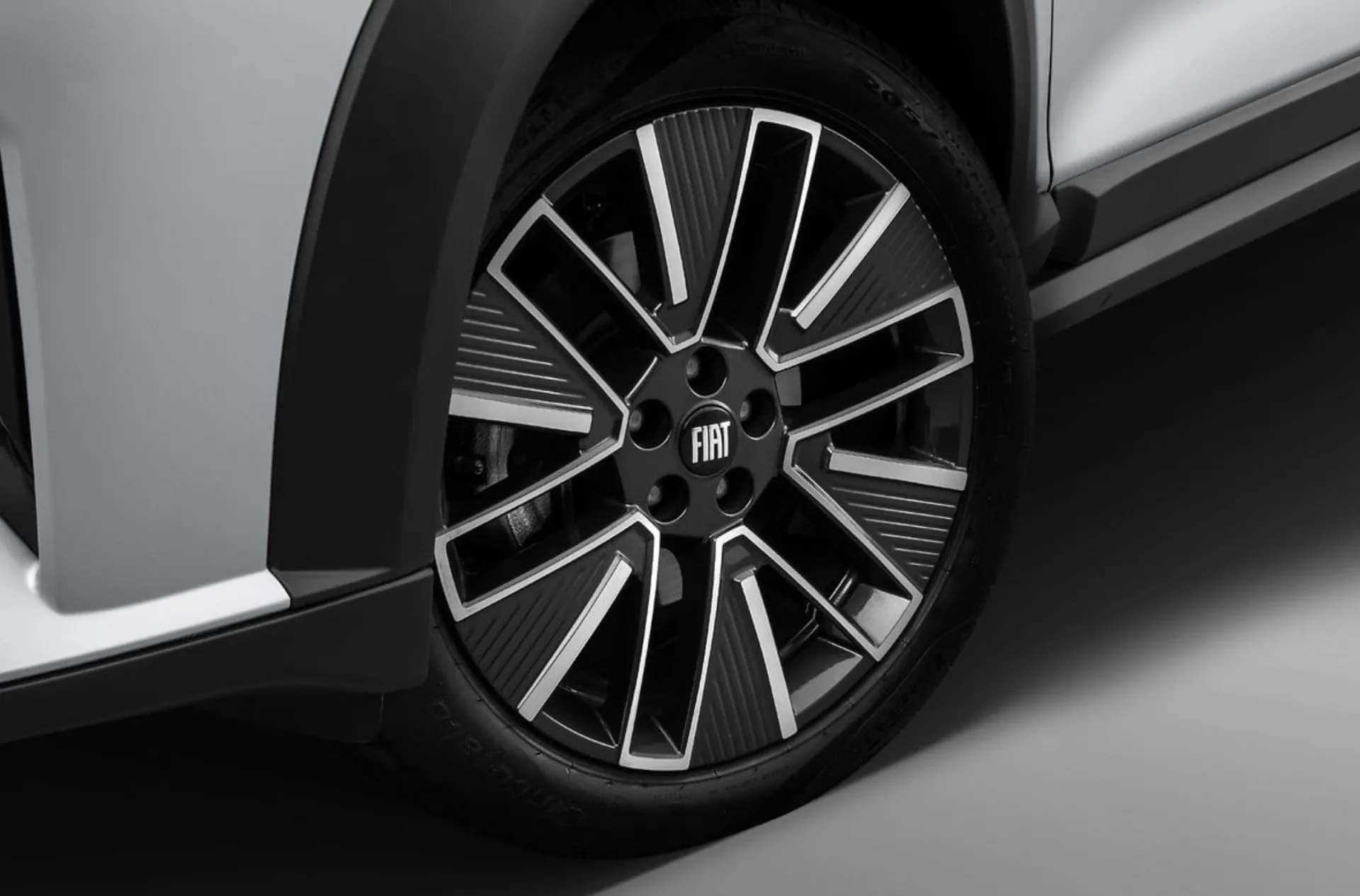 Qual é o preço do Fastback Audace 2026? Consumo, Ficha técnica, Equipamentos e Fotos do SUV híbrido que faz até 13,9 km/l