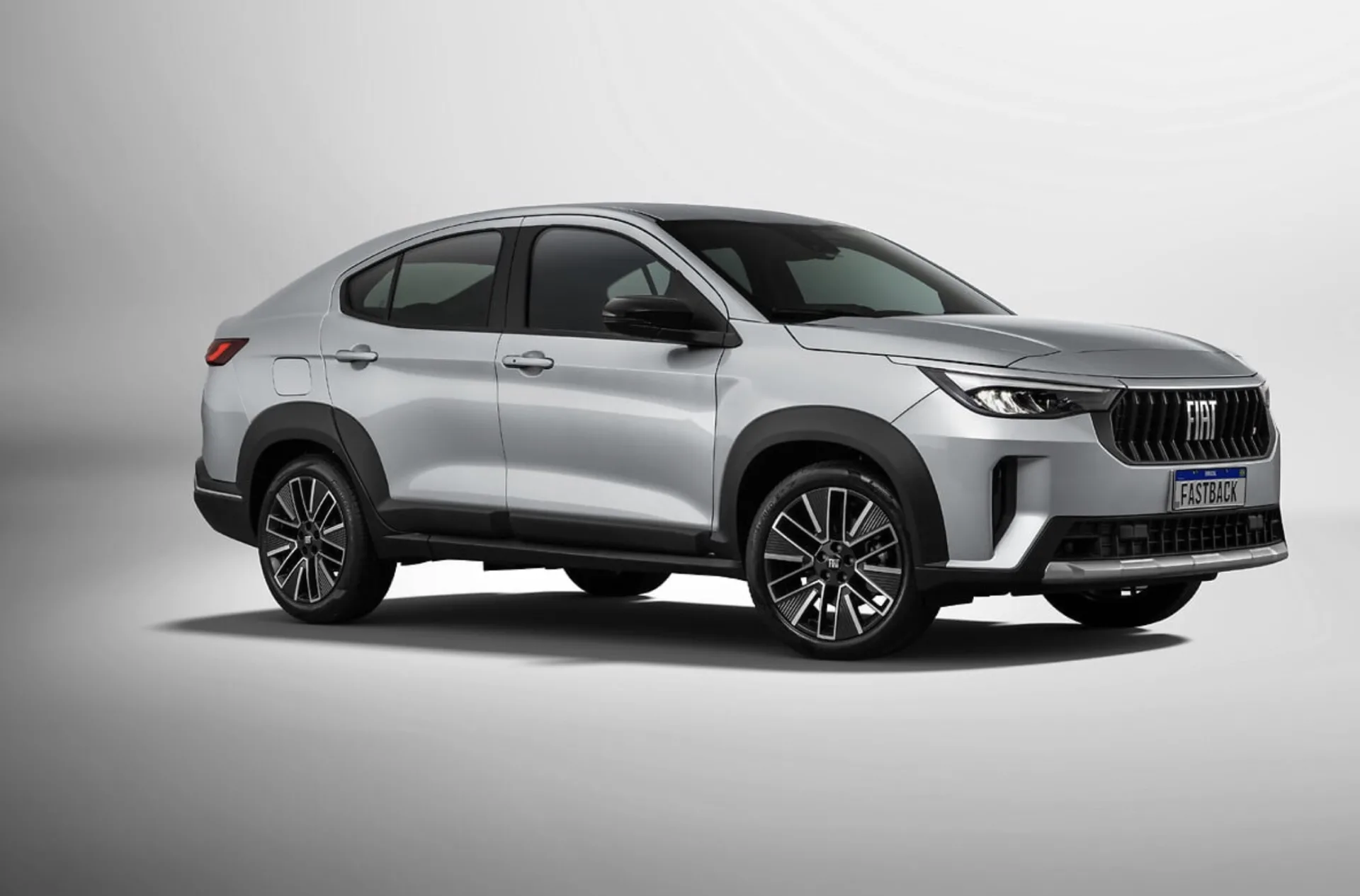 Qual é o preço do Fastback Audace 2026? Consumo, Ficha técnica, Equipamentos e Fotos do SUV híbrido que faz até 13,9 km/l