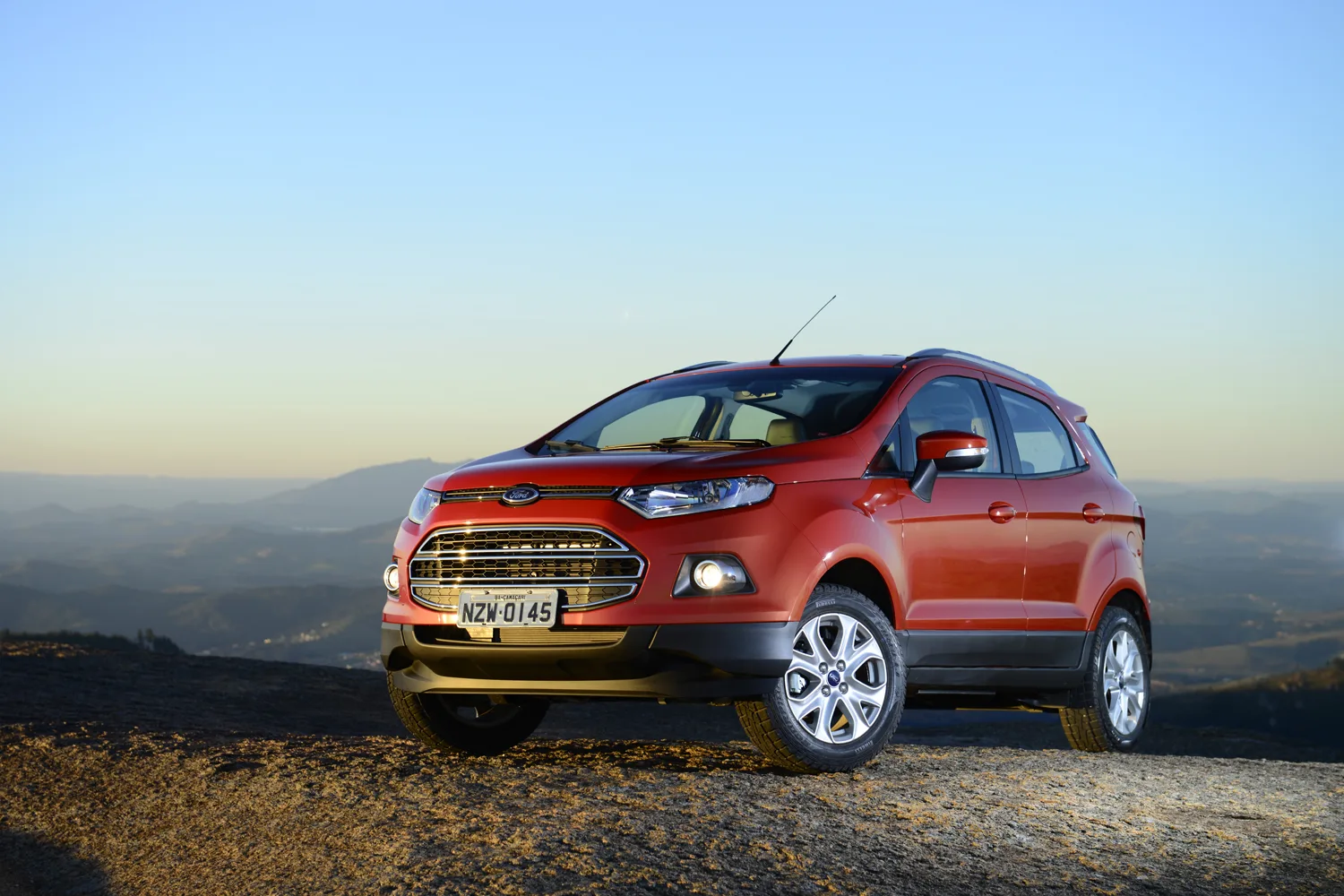 Qual o preço do Ford EcoSport FreeStyle 1.6 2013? Consumo, Ficha técnica, Equipamentos e Fotos do SUV que rende até 11,8 km/l