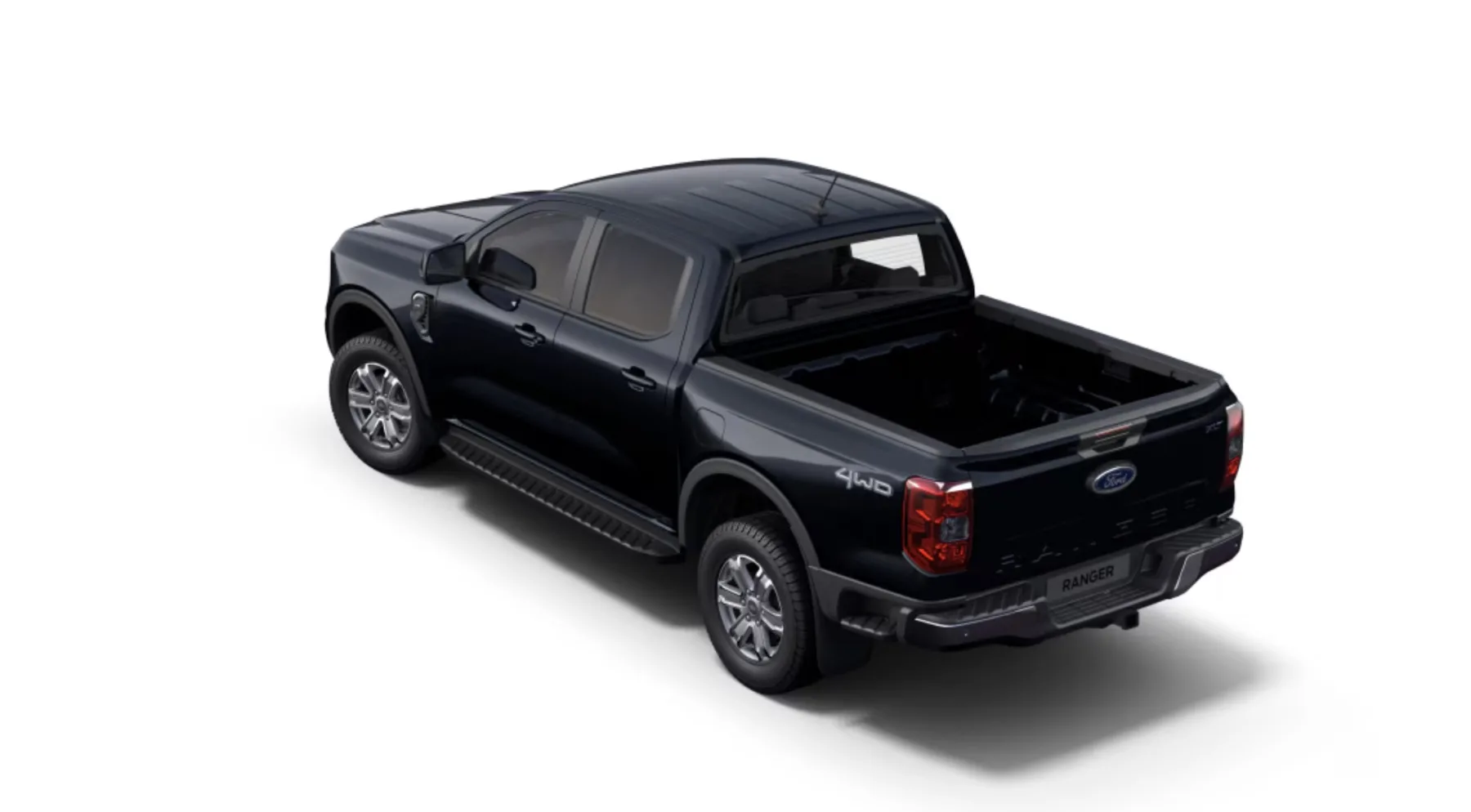 Na vida real, o que manda é a caçamba: 1.250 litros e carga útil de 1.037 kg, dá para levar ferramenta, obra e bagagem sem drama.