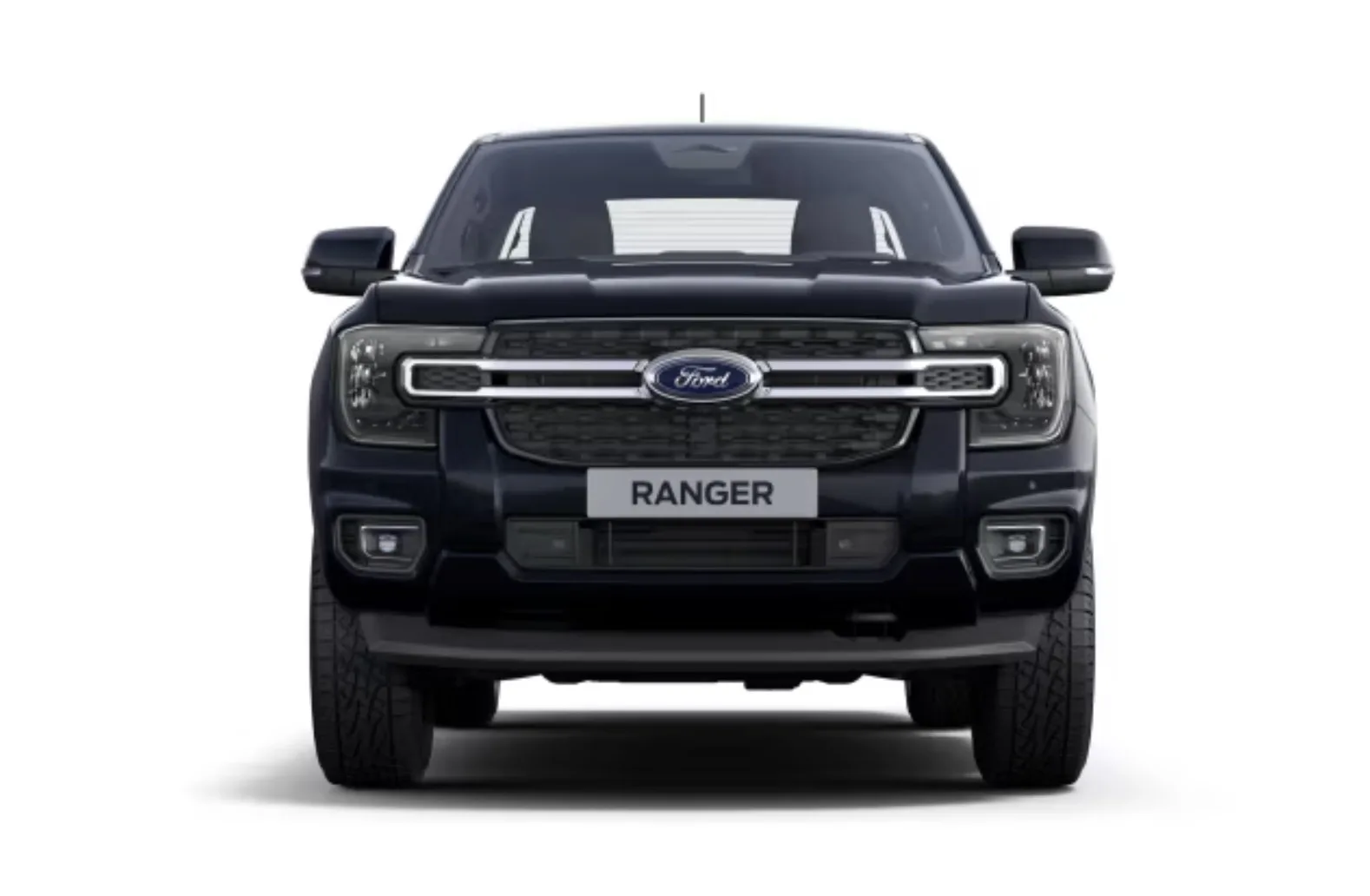 O V6 entrega 250 cv e 61,2 kgfm, faz 0 a 100 em 9,2 s e puxa até 3.100 kg com freio, perfeito para subir e ultrapassar.