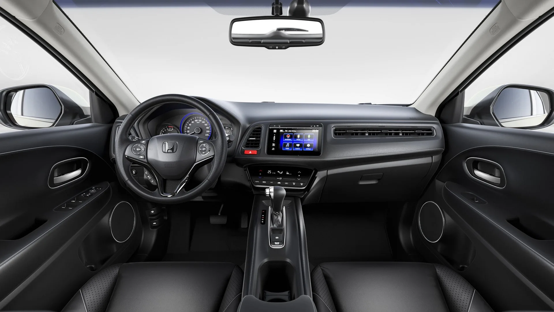 Câmbio CVT com tração dianteira e direção elétrica deixam a condução leve, fácil e relaxada no trânsito e em longos deslocamentos rodoviários.