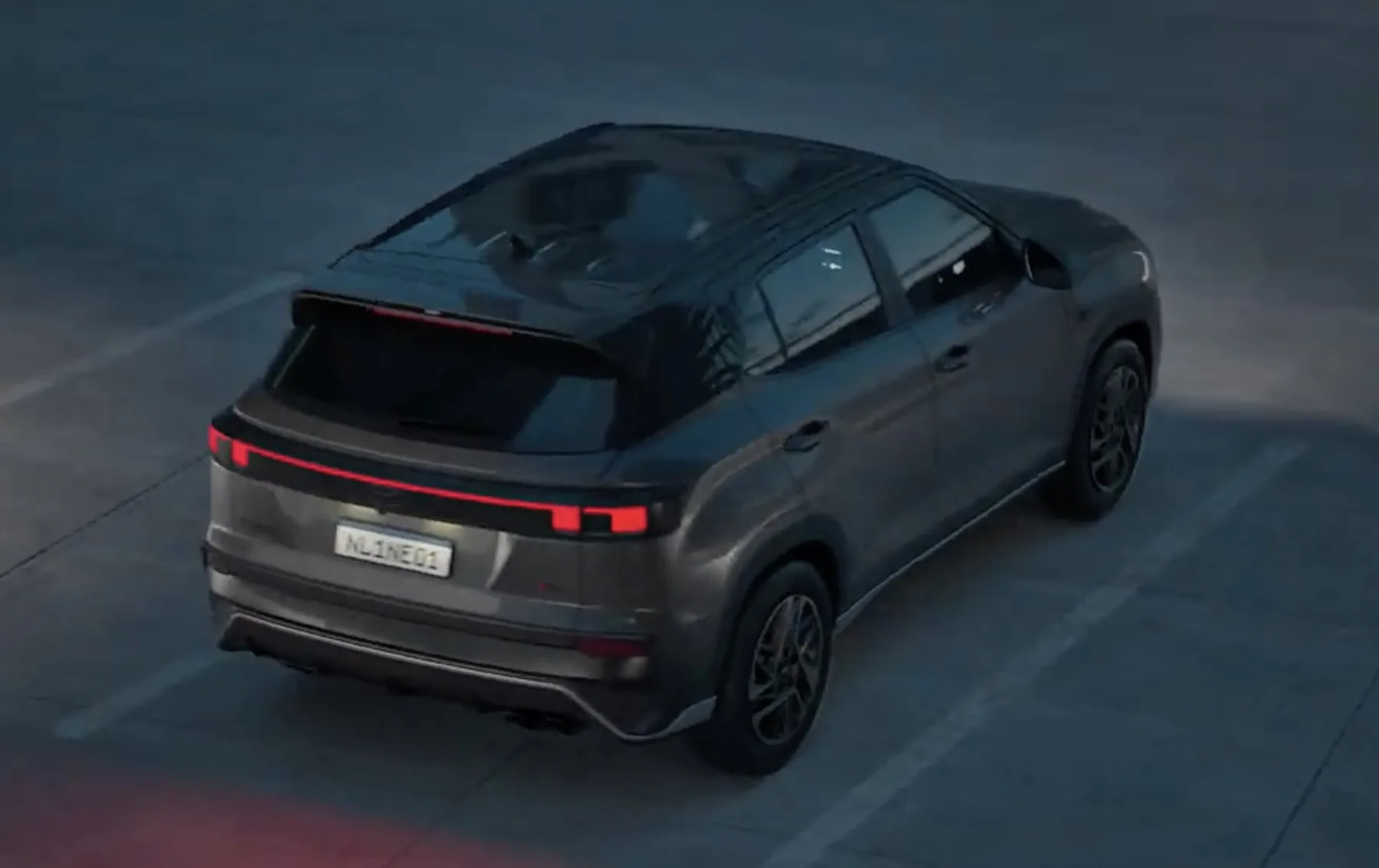 O consumo fica em 8,4 km/l e 12 km/l na cidade e 9 km/l e 12,7 km/l na estrada, a autonomia vai de 420 km a 635 km com tanque de 50 litros totalmente aproveitado.