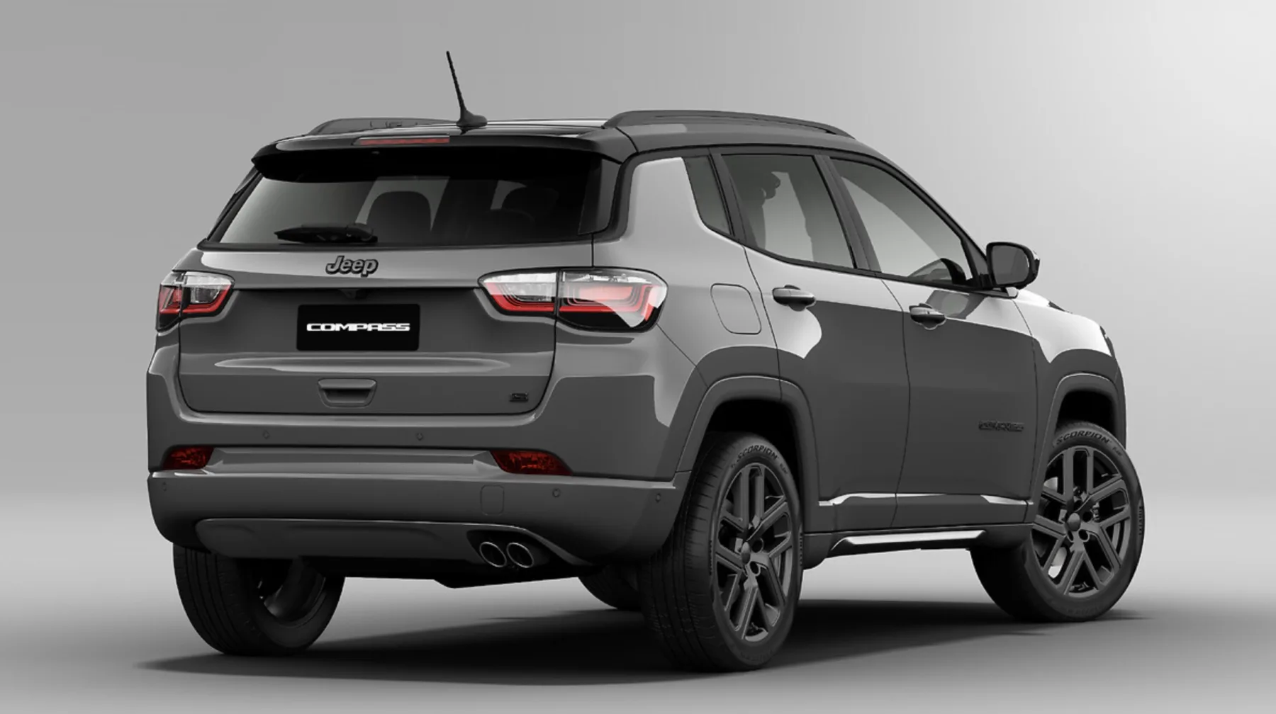 O consumo urbano é de 7,3 km/l no etanol e 10,1 km/l na gasolina. Na estrada faz 8,6 km/l e 12,1 km/l. Tanque de 55 litros amplia a autonomia.