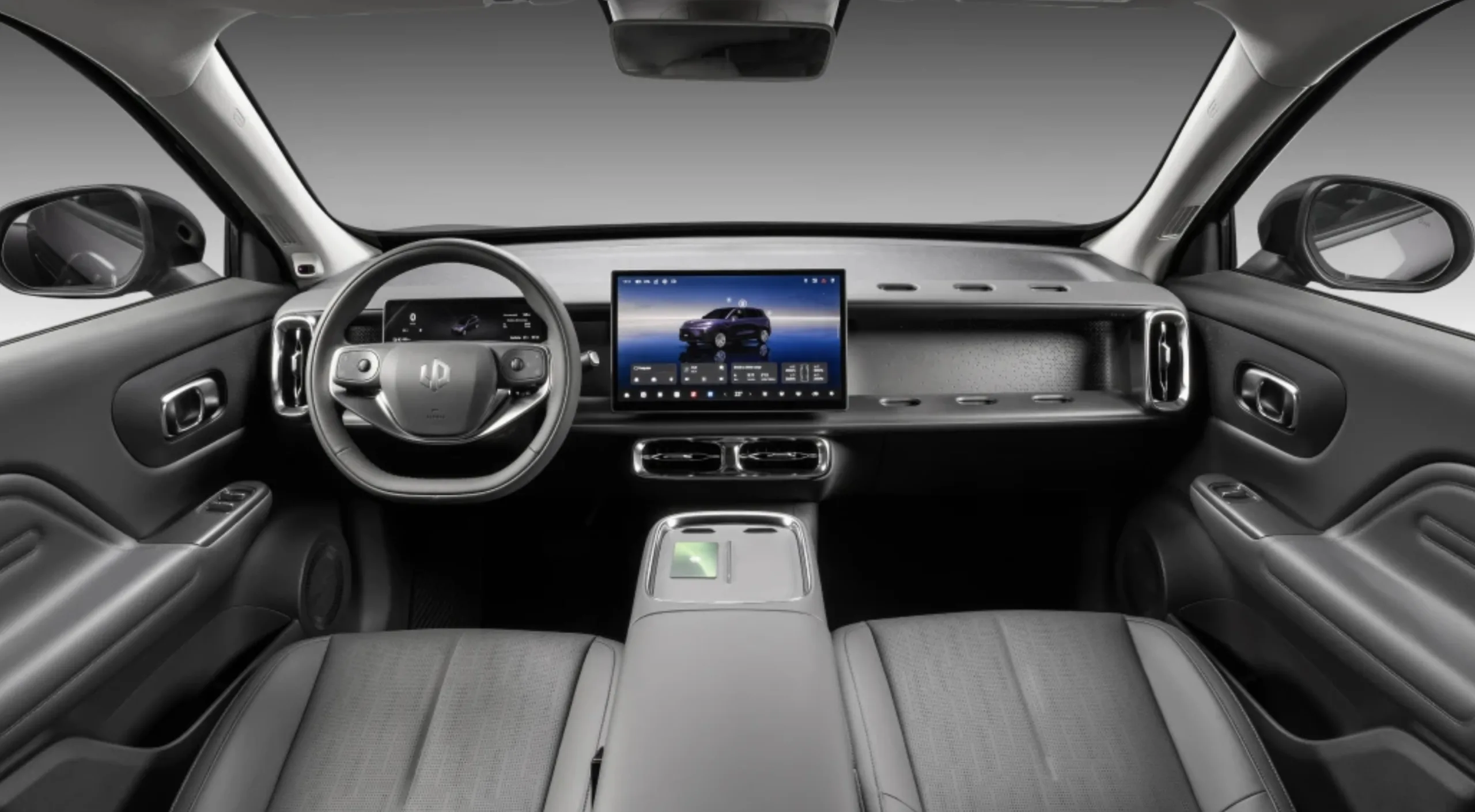 A tração traseira, a direção elétrica e o câmbio automático de 1 marcha garantem condução suave, com boa estabilidade e comportamento previsível no uso diário.