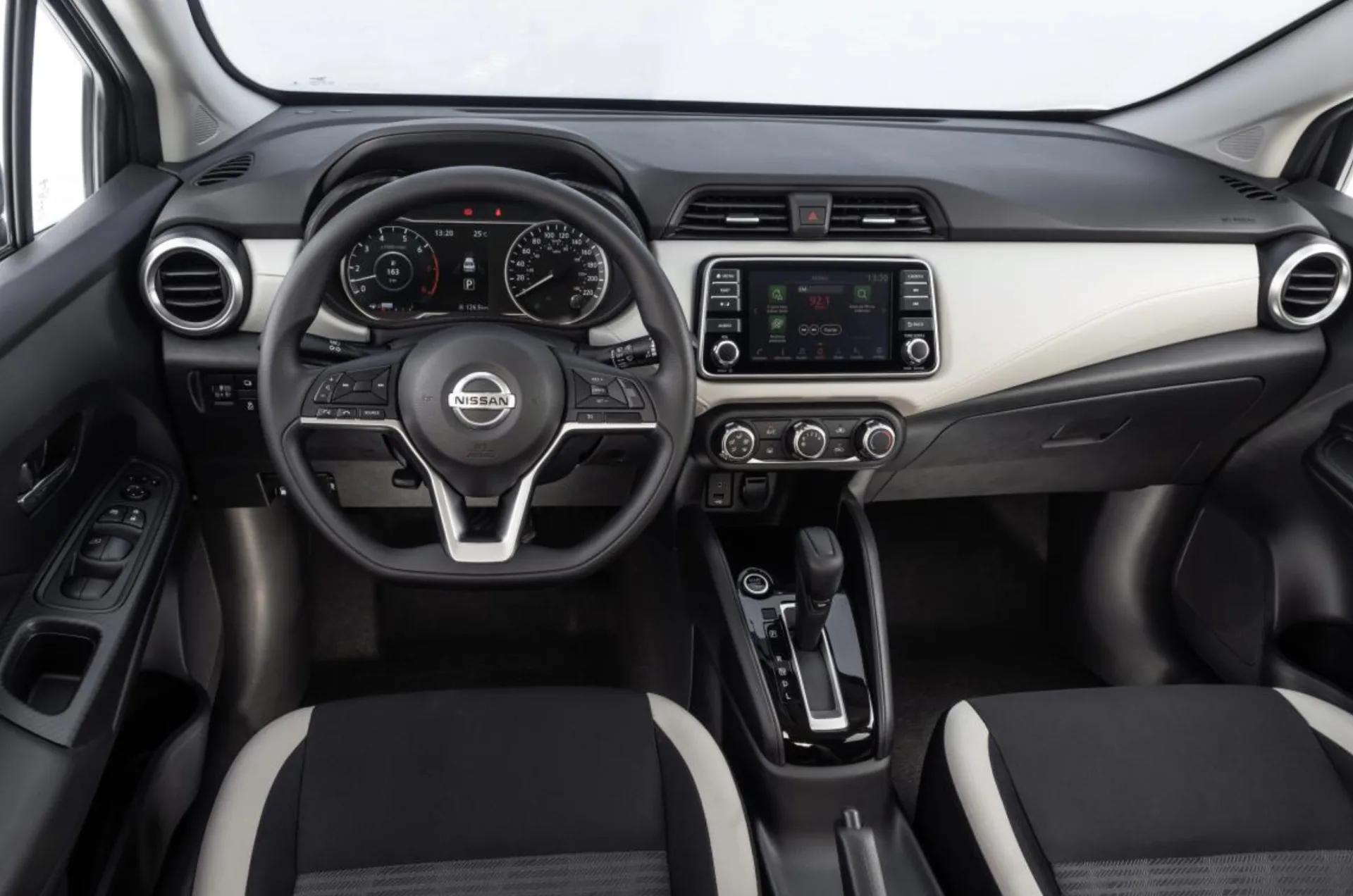 Nissan Versa Advance 1.6 2021