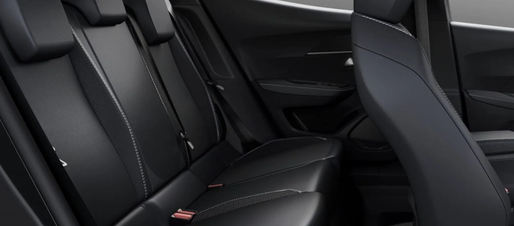 Na casa dos R$ 165 mil, Peugeot 2008 Allure 2026 entrega 130 cv, faz até 13,7 km/l e alcança 644 km de autonomia, mantendo foco no uso urbano e viagens curtas