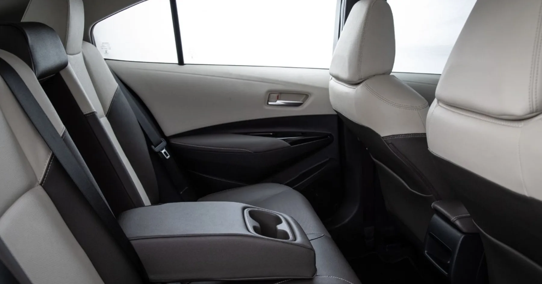 Toyota Corolla Altis Premium Hybrid 2026