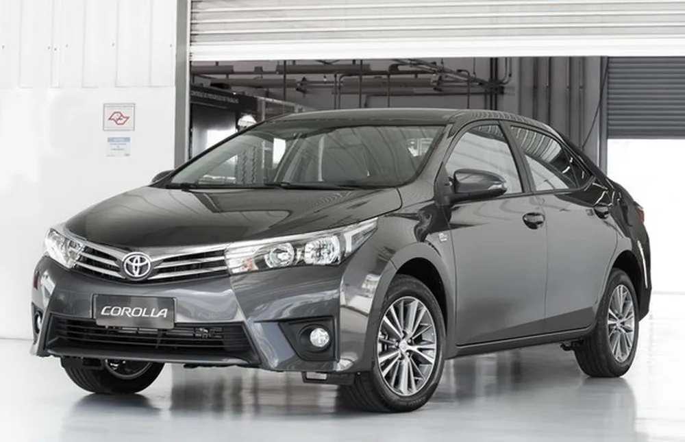 Qual o preço do Toyota Corolla Xei 2.0 2017? Ficha técnica, Preço, Consumo, Equipamentos e Fotos do sedã que faz 0 a 100 km/h em 9,6 s