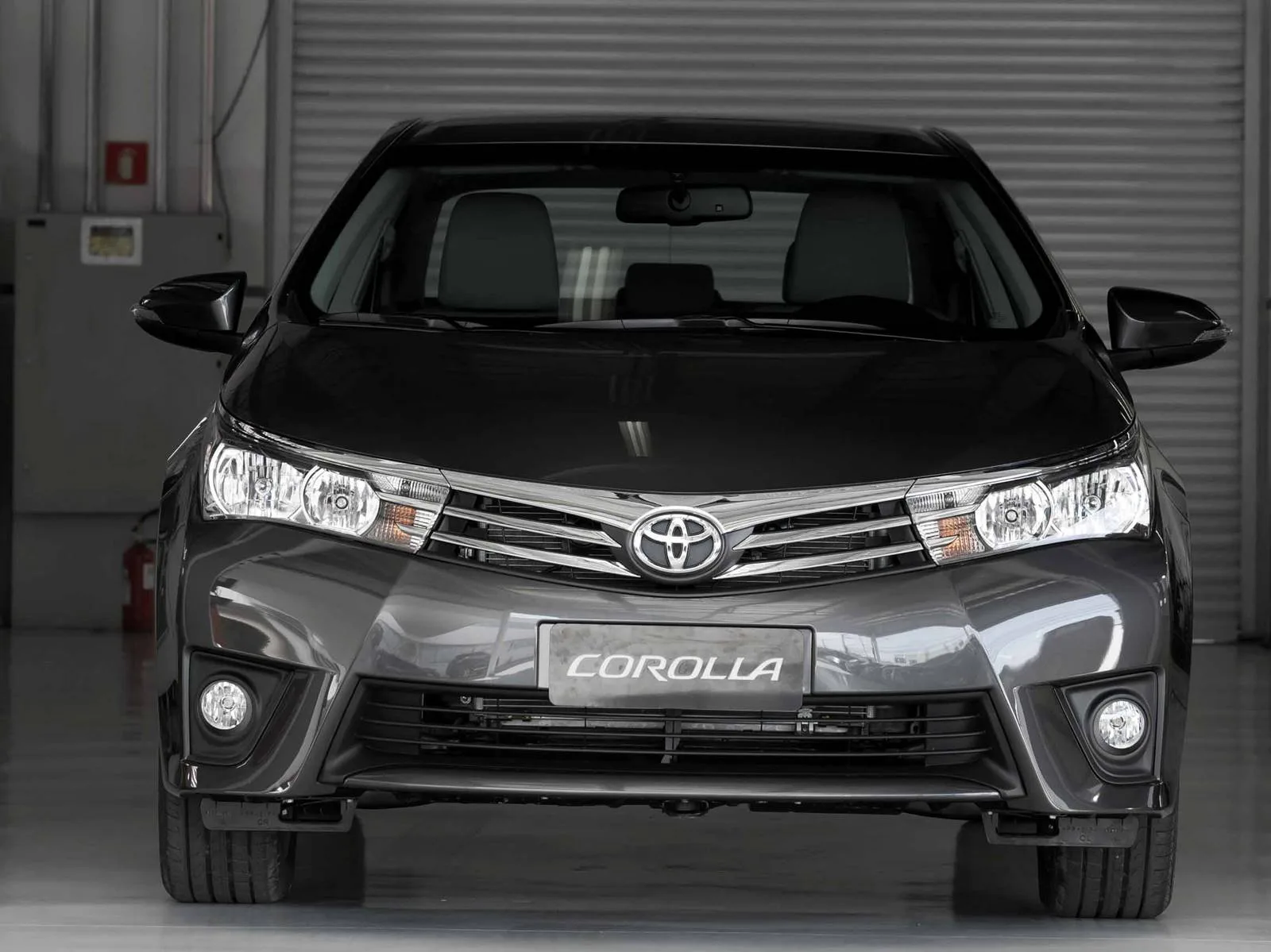 Qual o preço do Toyota Corolla Xei 2.0 2017? Ficha técnica, Preço, Consumo, Equipamentos e Fotos do sedã que faz 0 a 100 km/h em 9,6 s