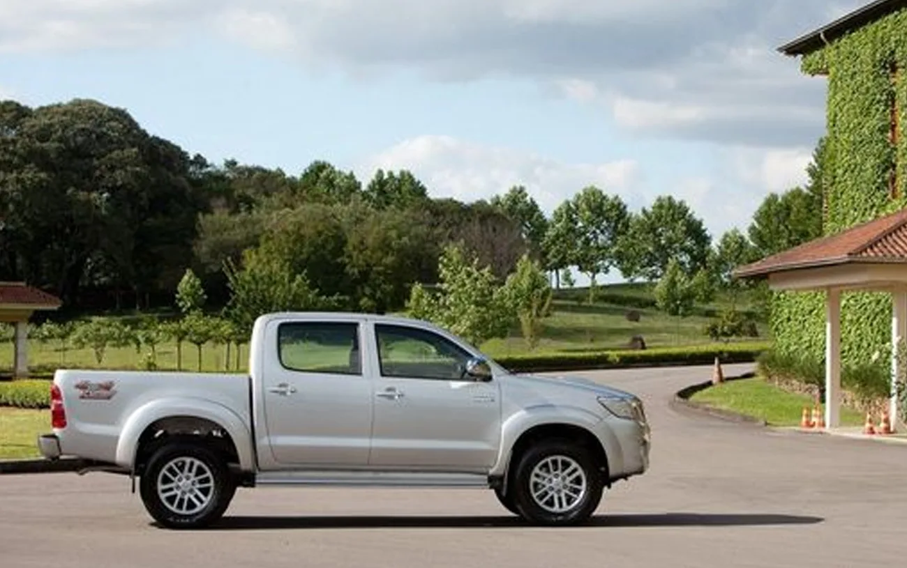 Toyota Hilux SRV 3.0 Turbo 4×4 Automática 2013