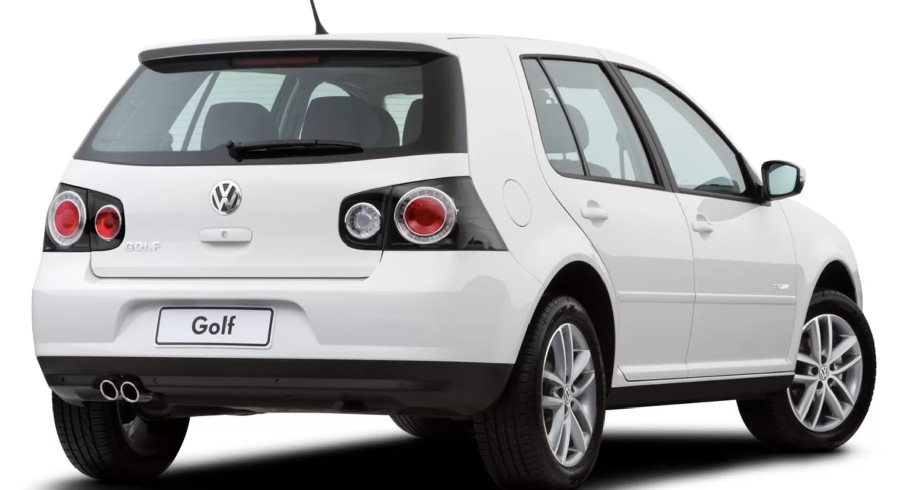 Consumo urbano de 6,2 km/l no álcool e 9,4 km/l na gasolina. Rodoviário de 8,1 km/l e 12,1 km/l. Autonomia vai de 341 a 666 km. Tanque com 55 litros.