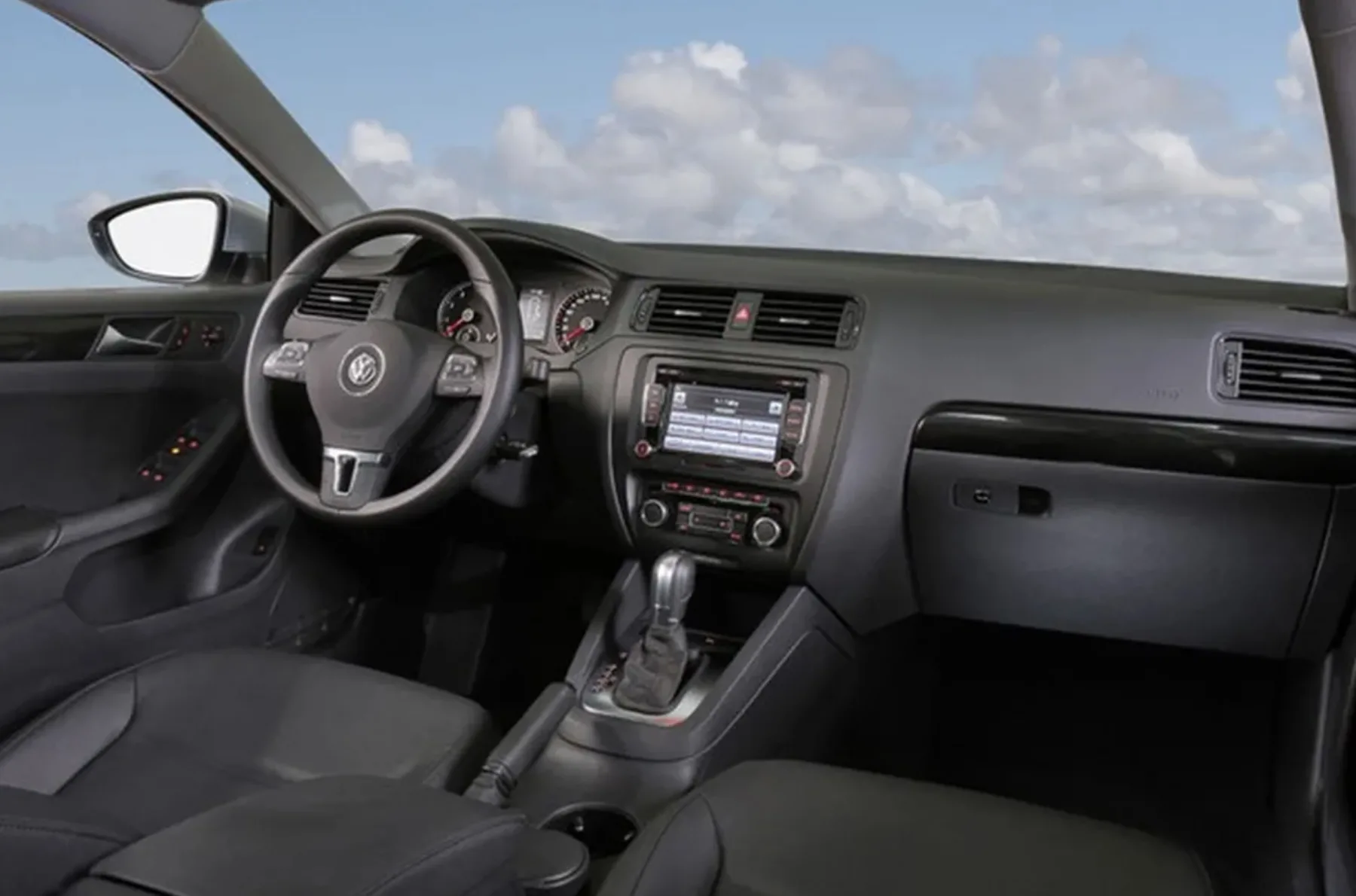 Qual o valor de um Volkswagen Jetta 2014 2.0 TSI Highline DSG? Preço, Ficha técnica, Consumo, Equipamentos e Fotos do sedã de 211 cv