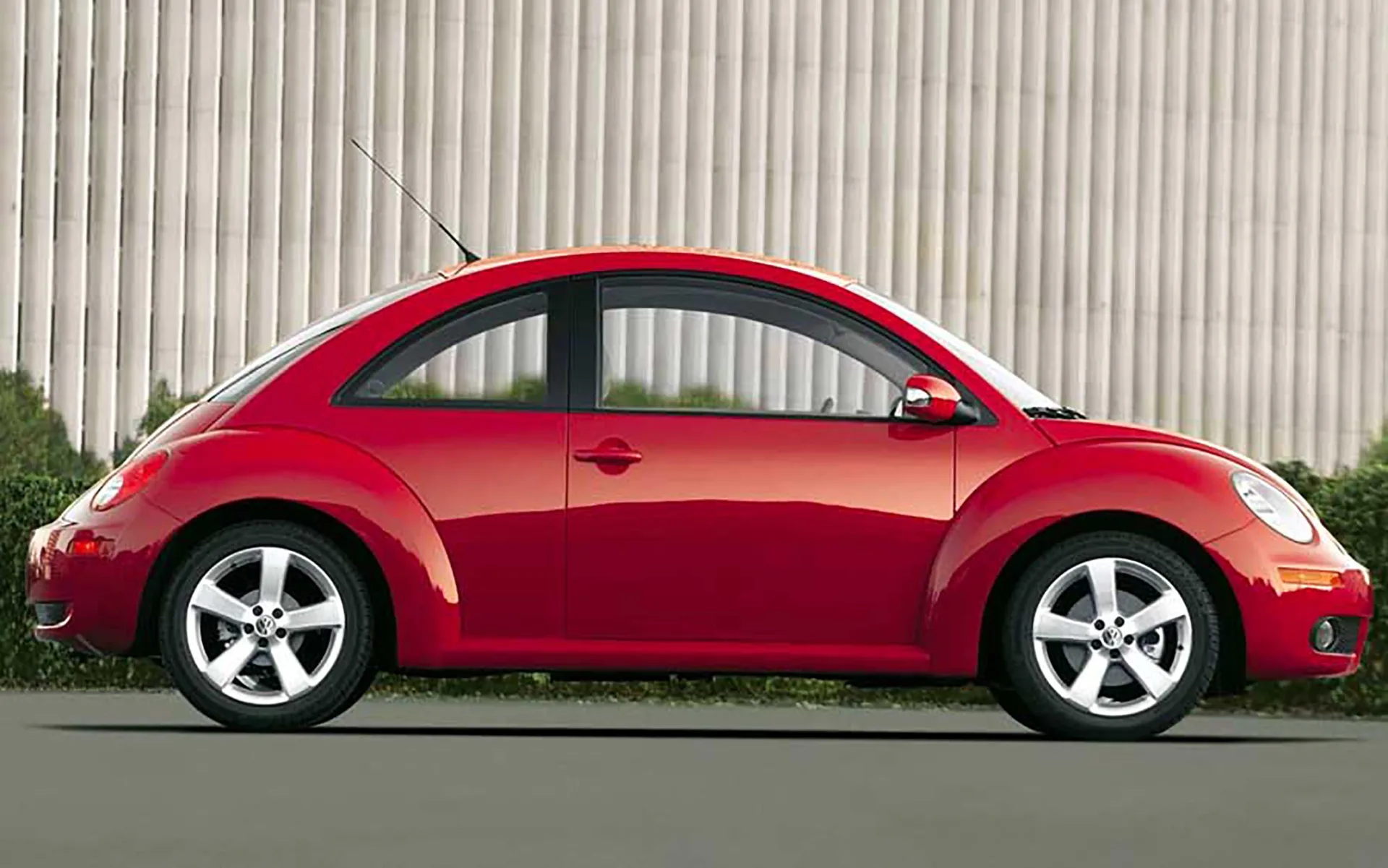 Qual o valor de um New Beetle 2010? Ficha técnica, Preço, Consumo, Equipamentos e Fotos do “Novo Fusca”