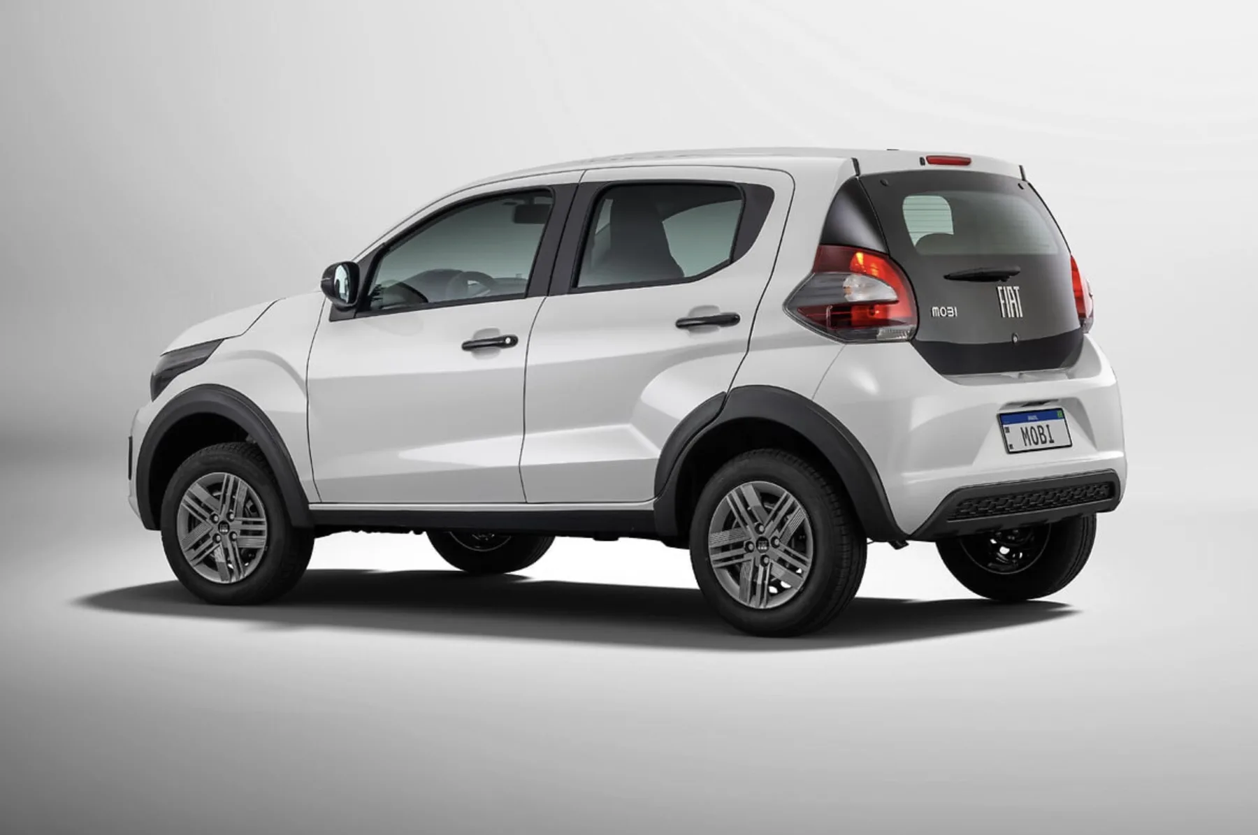 No anda e para, a direção elétrica ajuda, o tamanho favorece e o carro não exige esforço. Em poucos minutos dá para entender para que ele nasceu.