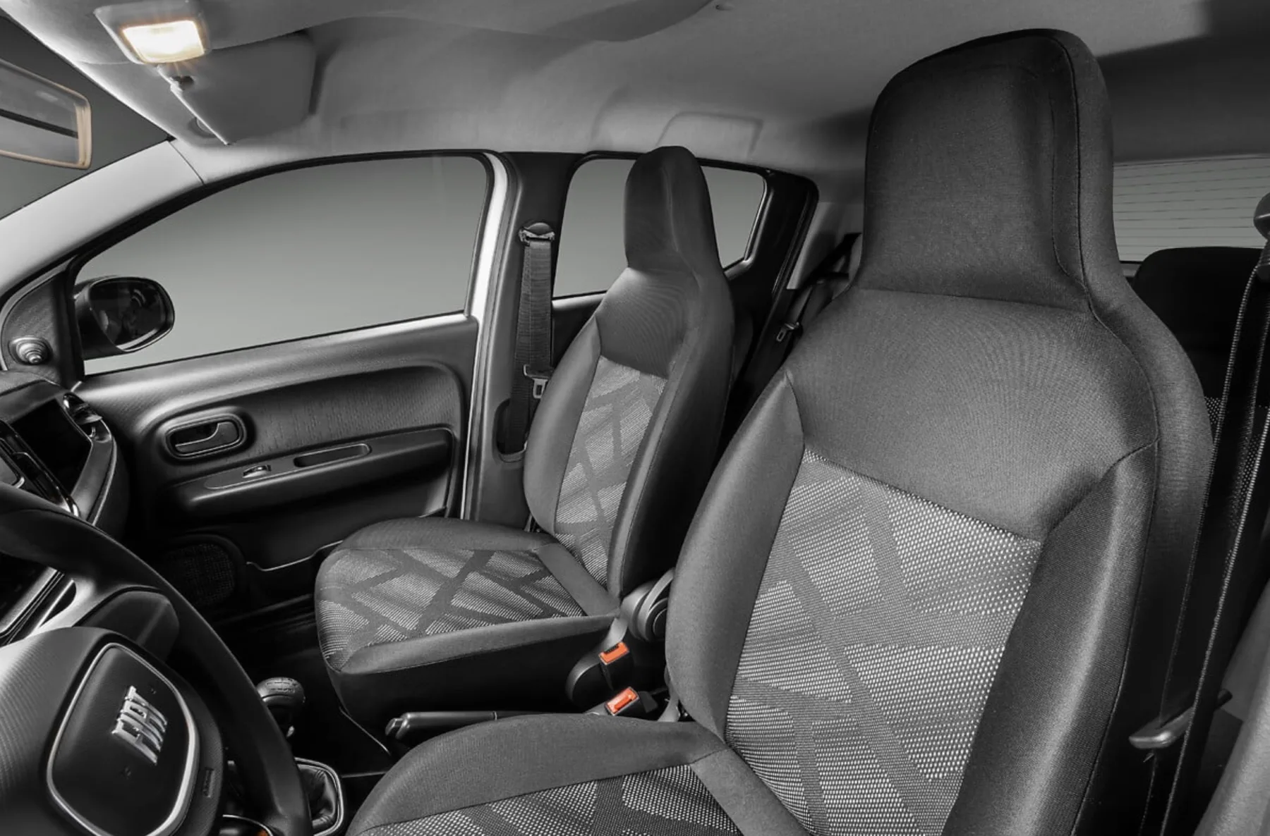 Fiat Mobi 2026 traz controle de estabilidade de série na versão Like, custa R$ 81.060, faz 15,1 km/l e oferece autonomia de 664 km para quem busca segurança e economia