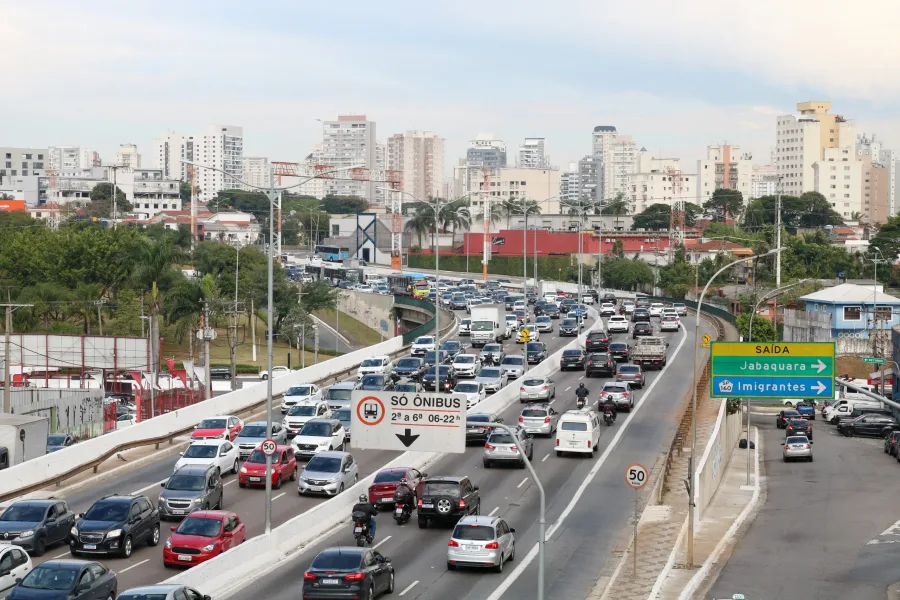 Rodízio de carros em SP está suspenso hoje, restrição retorna dia 12 de janeiro