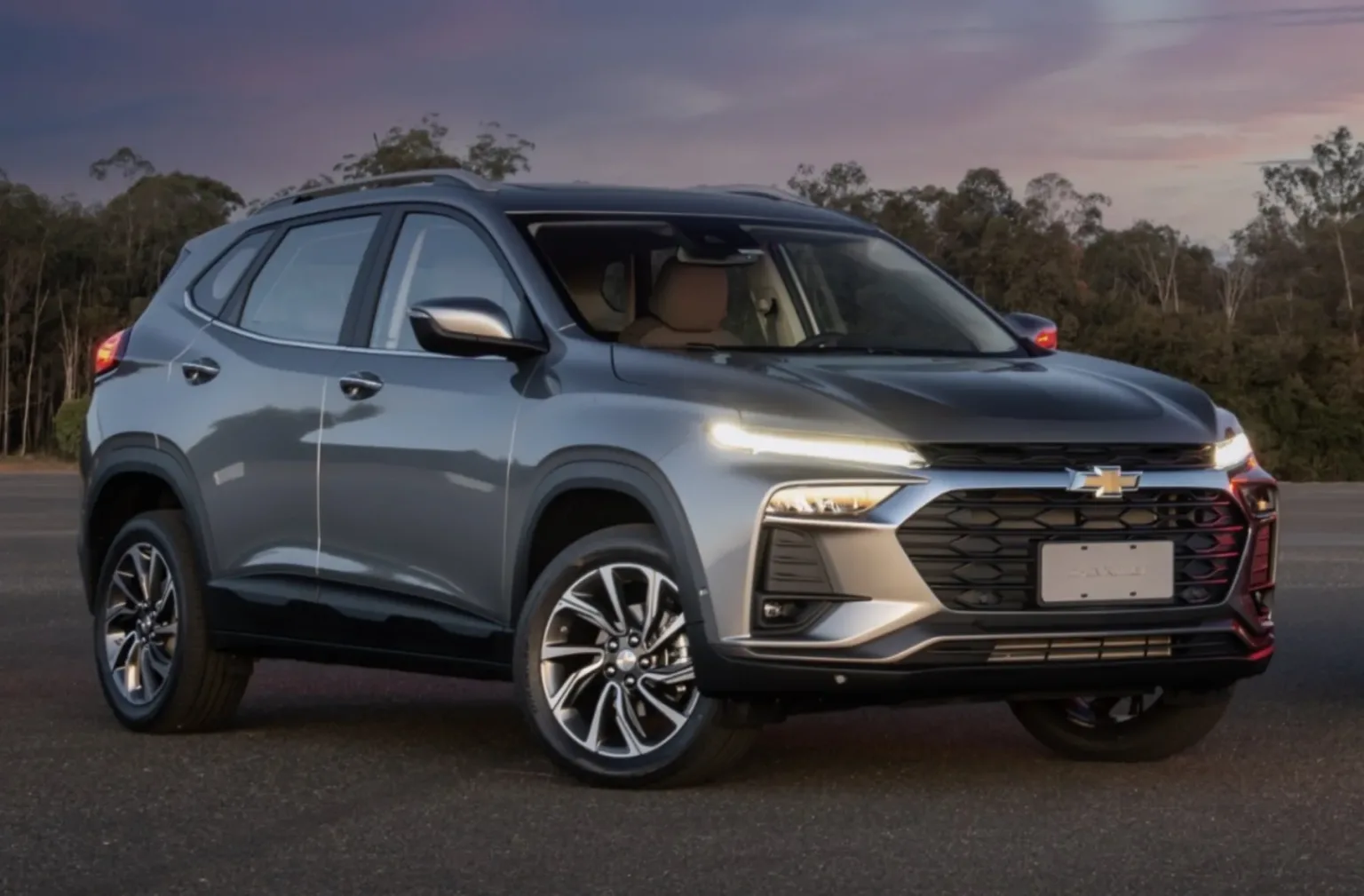 A Chevrolet não mexeu no Tracker 2026 por capricho. O segmento apertou, os rivais cresceram e o preço virou parte central da decisão.