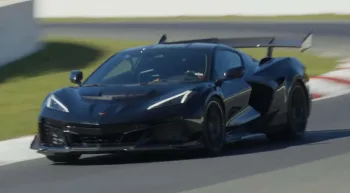 Corvette ZR1 2026 quebra recorde em Mosport e vira nova referência entre superesportivos de rua