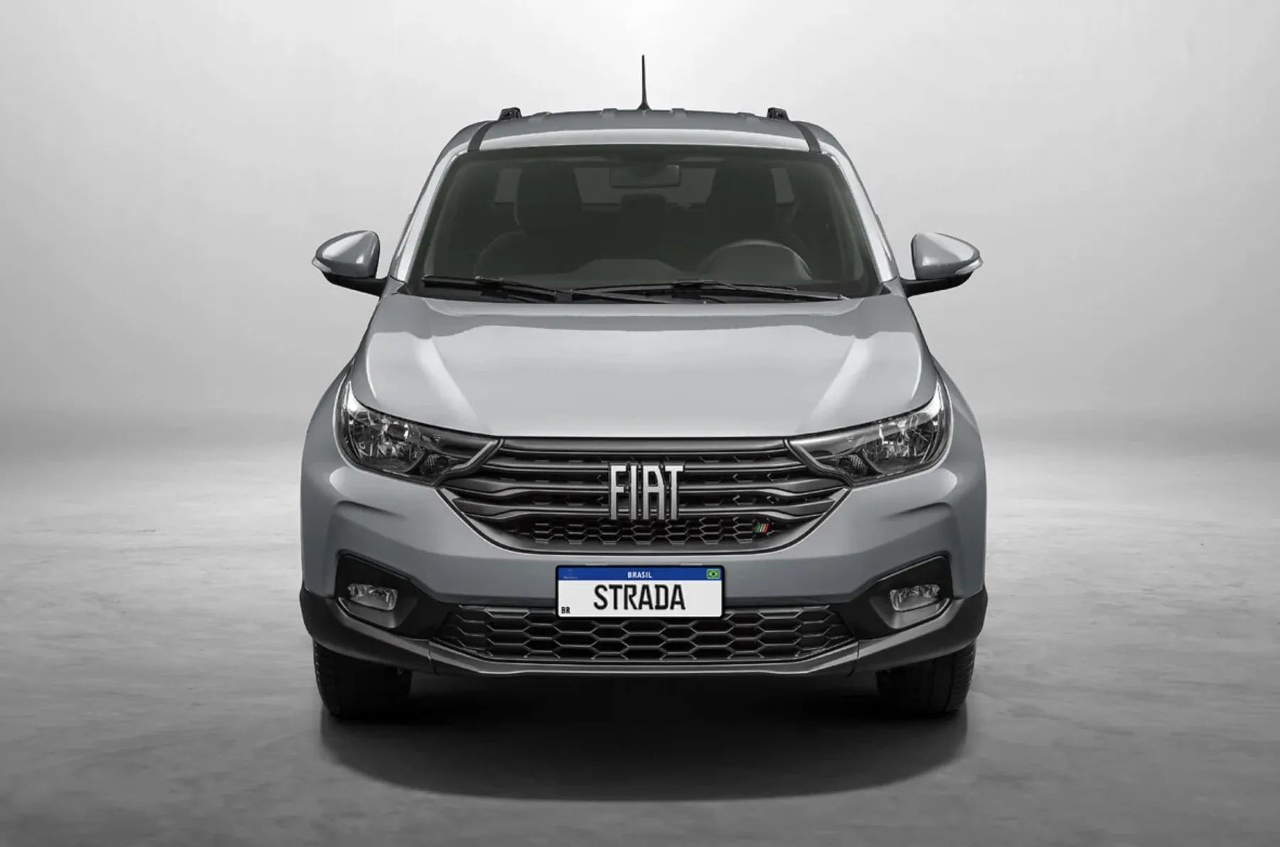 As duas marcas alternam o topo do ranking de emplacamentos, impulsionadas por picapes e SUVs compactos, em uma das disputas mais acirradas do mercado.