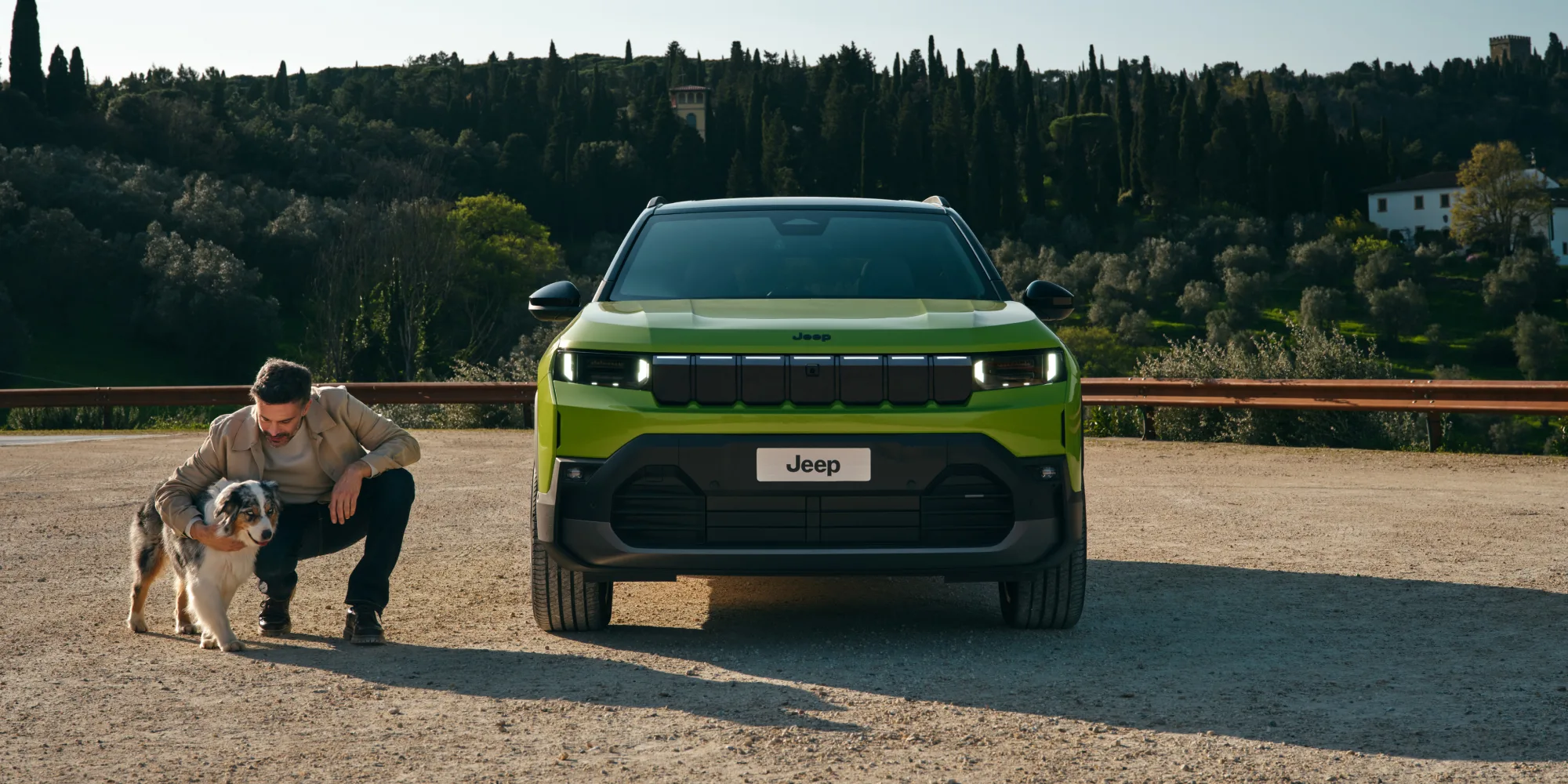 Na Europa, o Compass passa a existir apenas com eletrificação. Não é ajuste de versão, é virada de conceito que encerra um ciclo iniciado há quase dez anos.