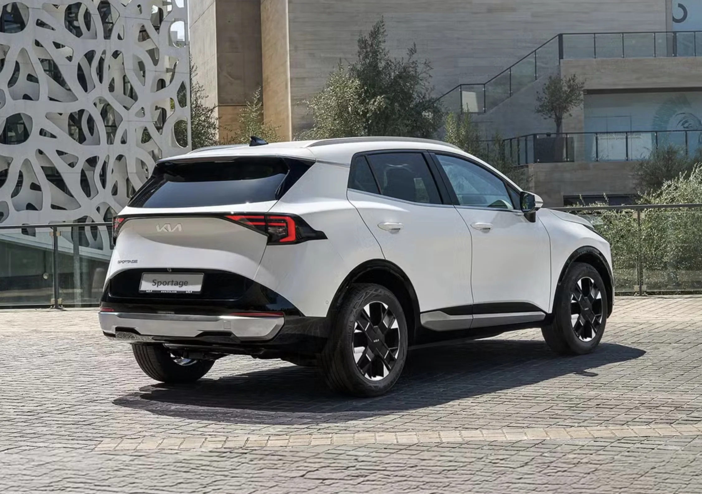 No novo protocolo, o SUV alcança 90% para adultos, 92% para crianças e quase nota máxima em assistências, um salto que não passa despercebido. Mas havia um motivo claro.