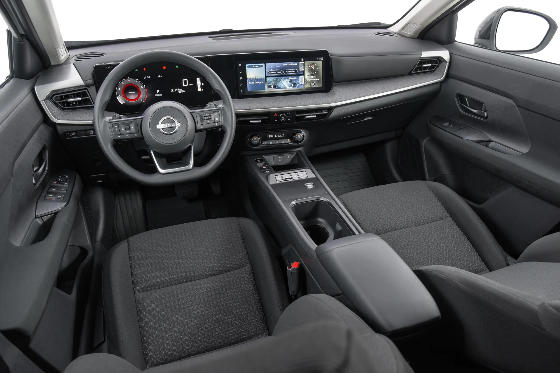 Mesmo sendo versão de entrada, o Sense entrega seis airbags, LEDs, ar digital, painel digital e central grande, pacote que antes custava bem mais caro.