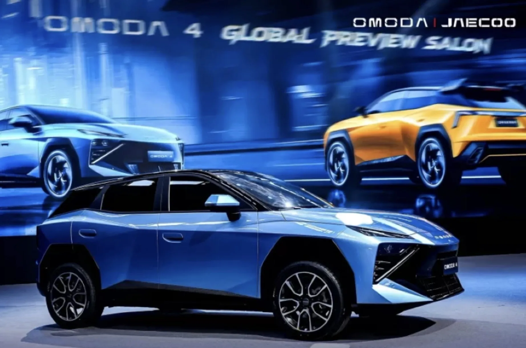 A chegada está prevista para o fim de 2026. Se o preço acompanhar os concorrentes, o Omoda 4 pode ser o primeiro híbrido pleno acessível dos SUVs compactos.