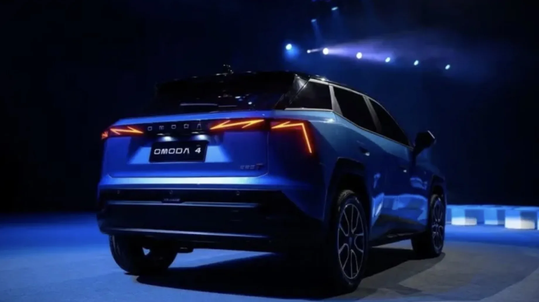 Diferente de híbridos leves, o Omoda 4 deve usar sistema híbrido pleno, com motor elétrico ajudando na tração e recarga feita sem tomada externa.