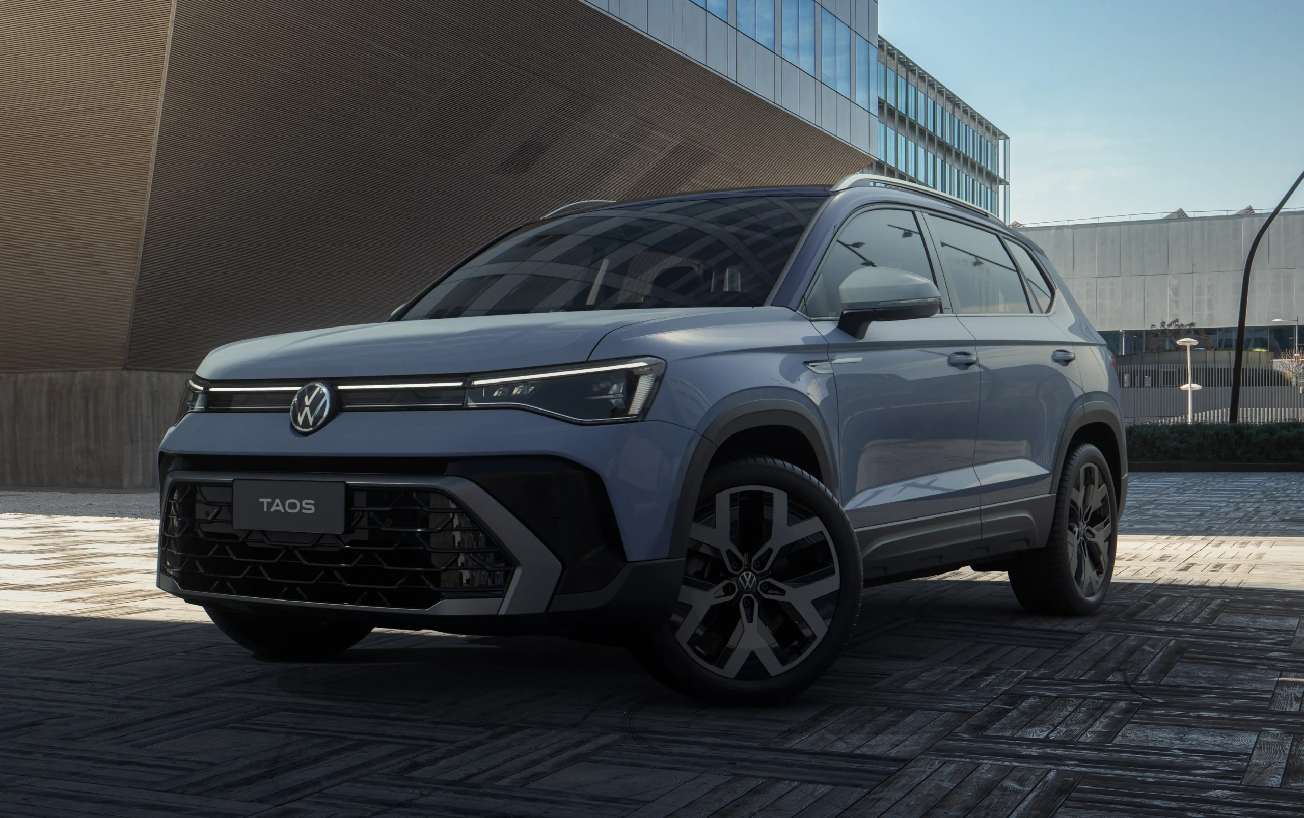 Volkswagen confirma novo Taos híbrido flex nacional, produzido em São Bernardo entre 2027 e 2028, com base MQB Evo, motor 1.5 TSI e foco em enfrentar Compass e Corolla Cross.