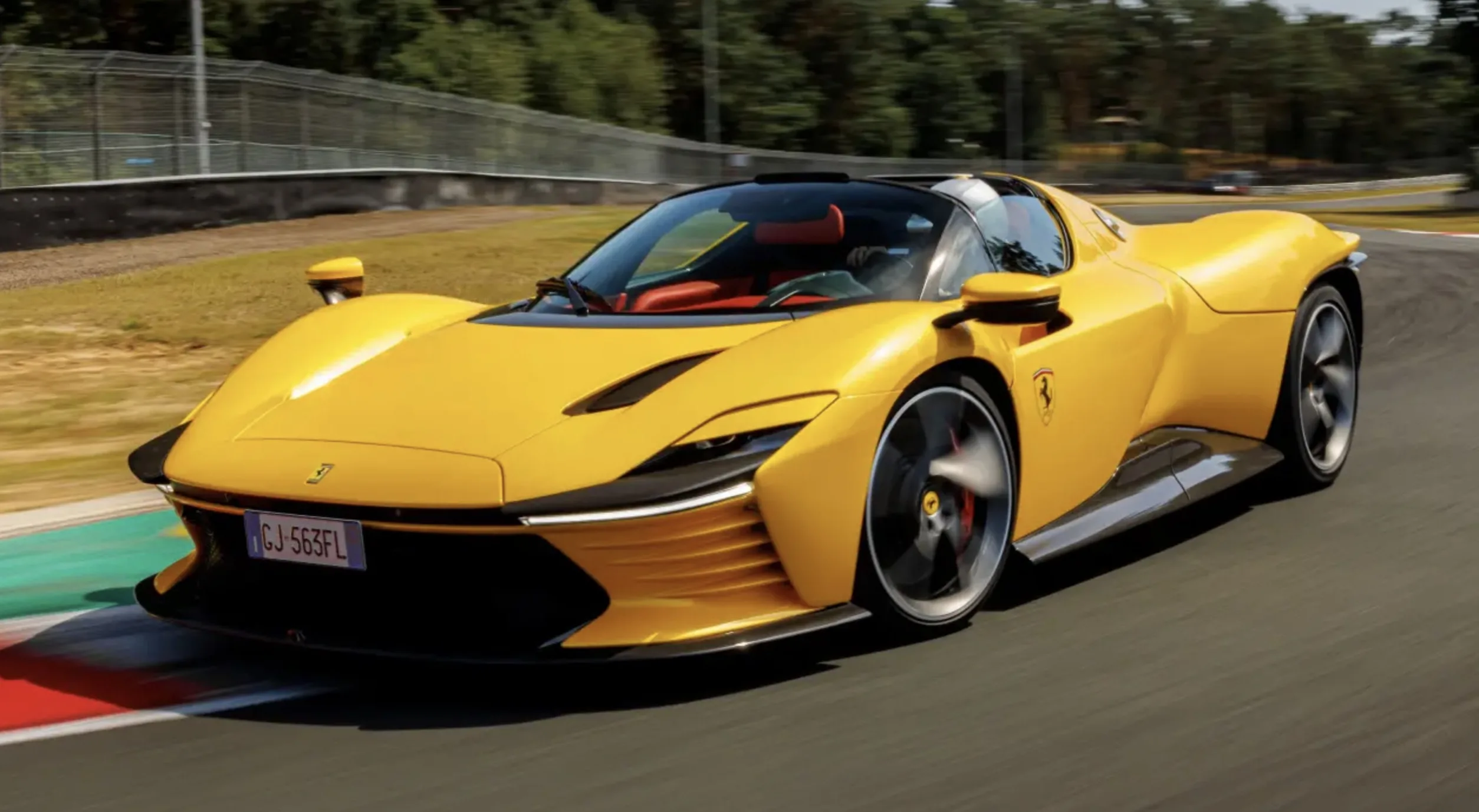 Em 2026, São Paulo terá o IPVA mais alto já registrado. O título não é de um carro comum, mas de uma Ferrari raríssima emplacada no estado.