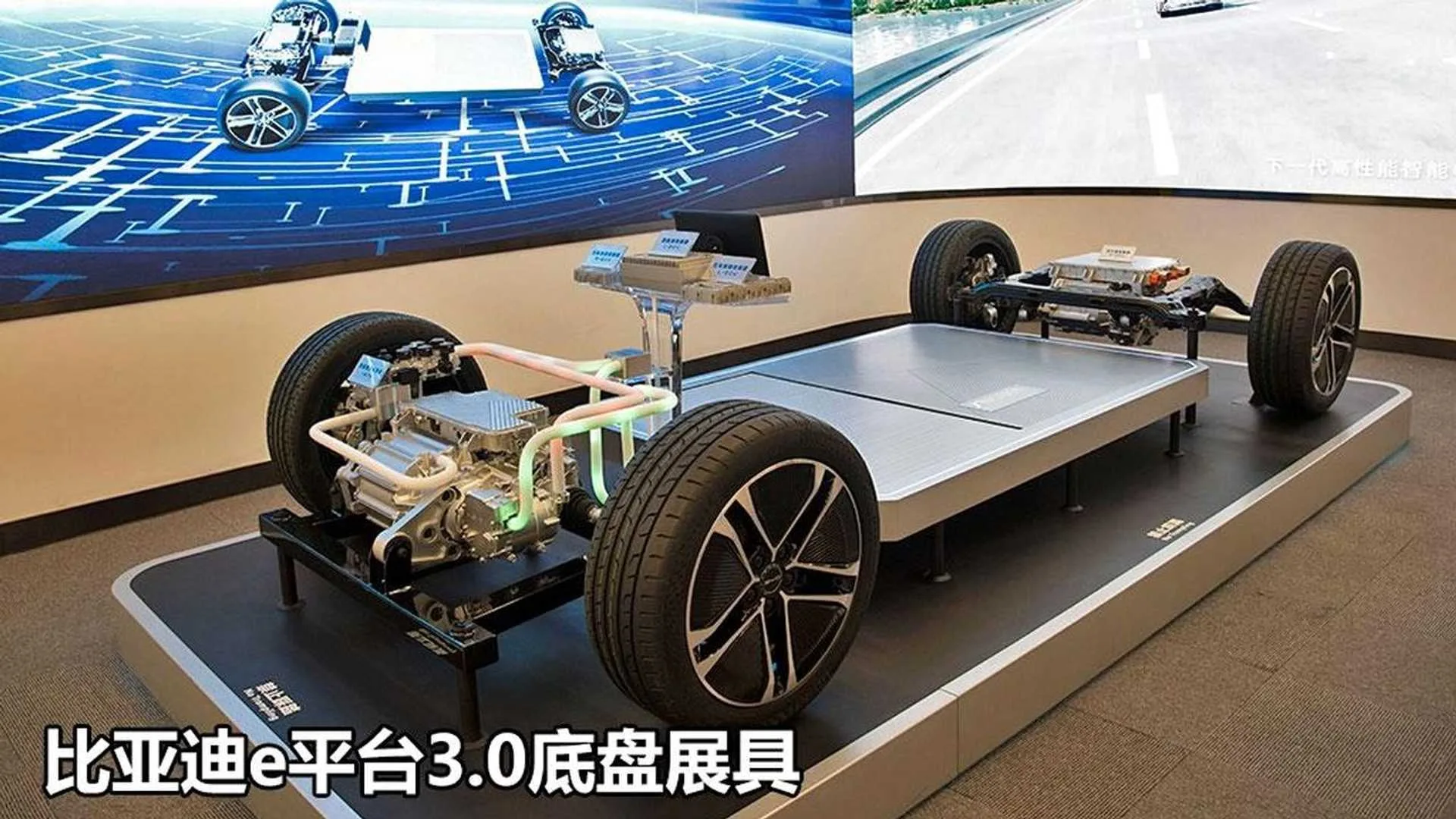 Na prática, isso significa consumo mais estável em estrada, menos aquecimento e desempenho mais previsível no dia a dia, algo raro nos elétricos atuais.