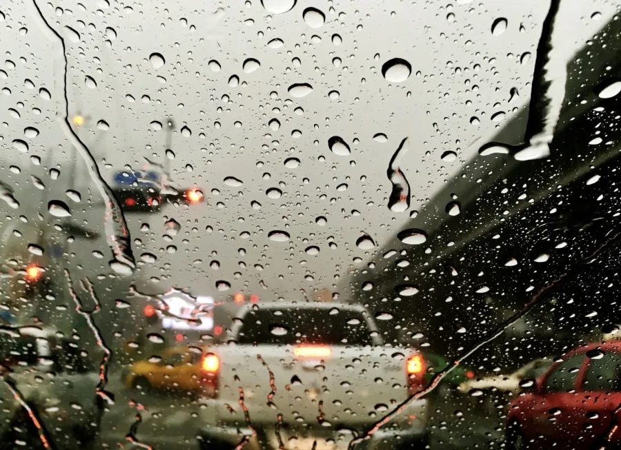 Alerta extremo de chuvas intensas: Tempestades colocam 11 estados e o DF em alerta laranja nesta segunda; motoristas devem ficar atentos nas estradas