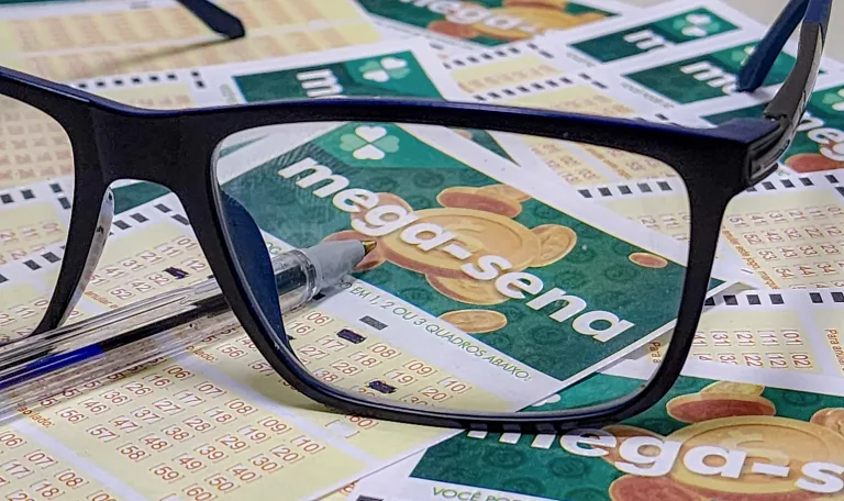 Resultado Mega Sena 2971 de ontem à noite, terça-feira 10/02/2026 acumulou. Prêmio de R$ 55.000.000,00 daria para comprar 45 Scania R540 6x4 2024.