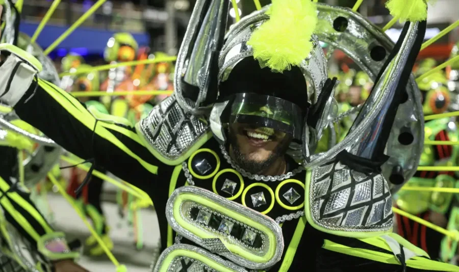 17 de fevereiro é feriado? Terça de Carnaval será ponto facultativo em 2026; veja onde a folga é garantida por lei