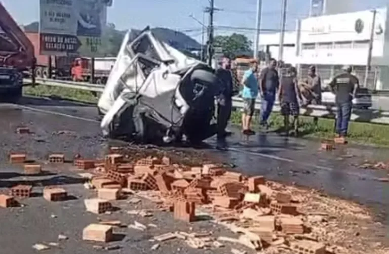 Acidente BR 101 hoje 18/02 em Santa Catarina: o que se sabe sobre a colisão com três vítimas